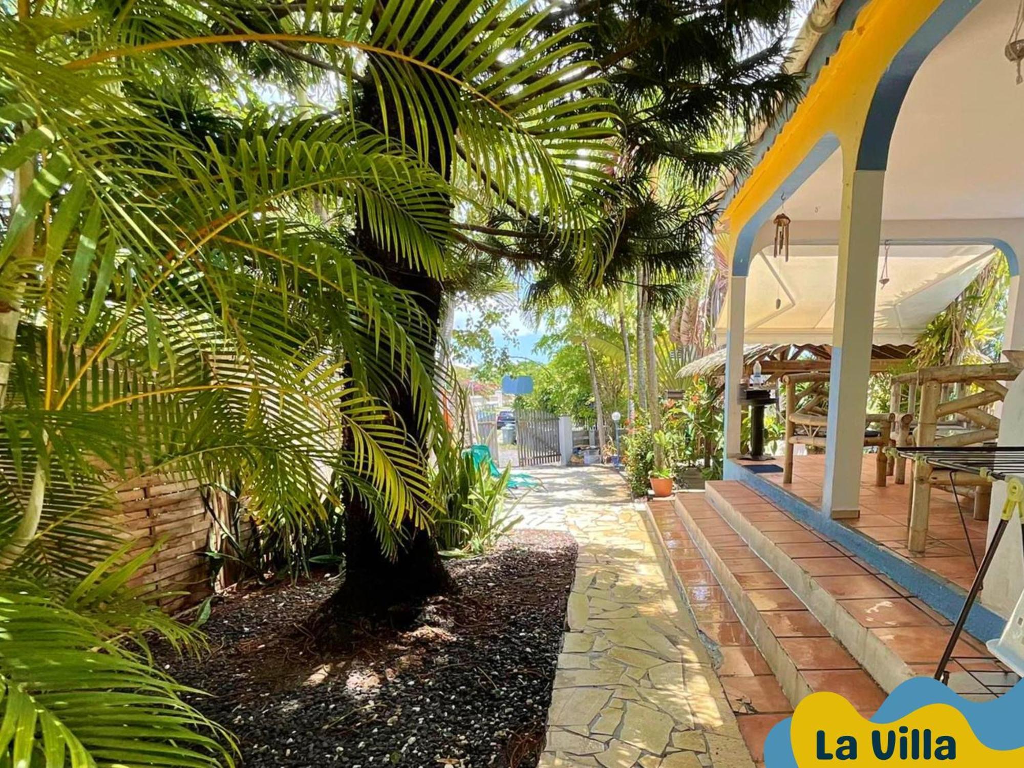 Ti Bwa Carbet Cosy Semi-exterieur Avec Toit Terrasse