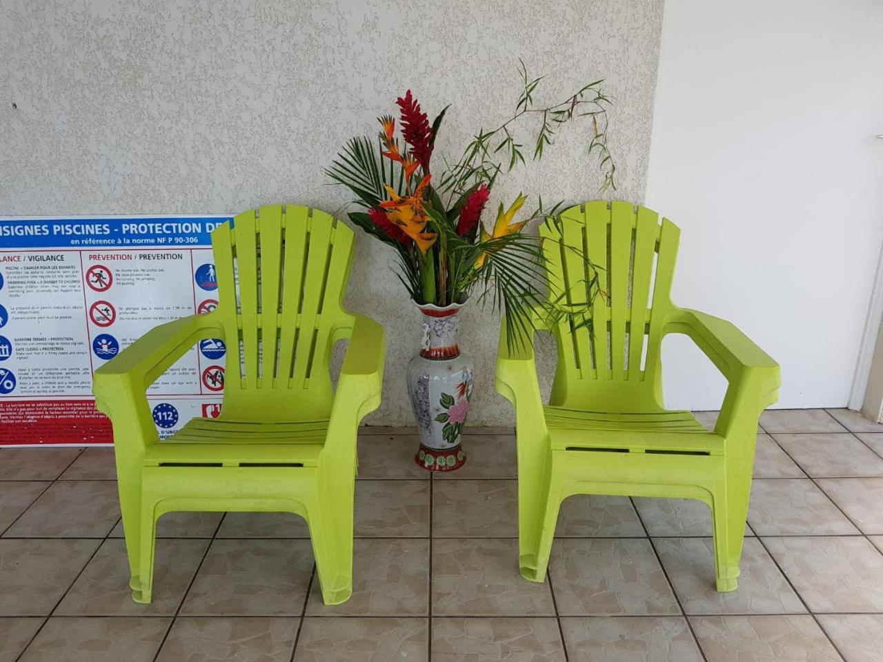 Les Petites Fleurs De Poirier