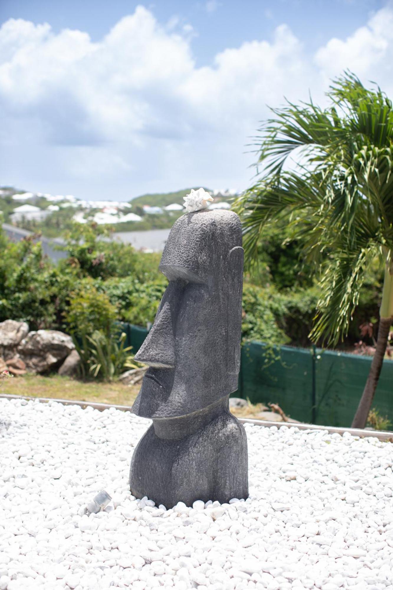 Moai Villa
