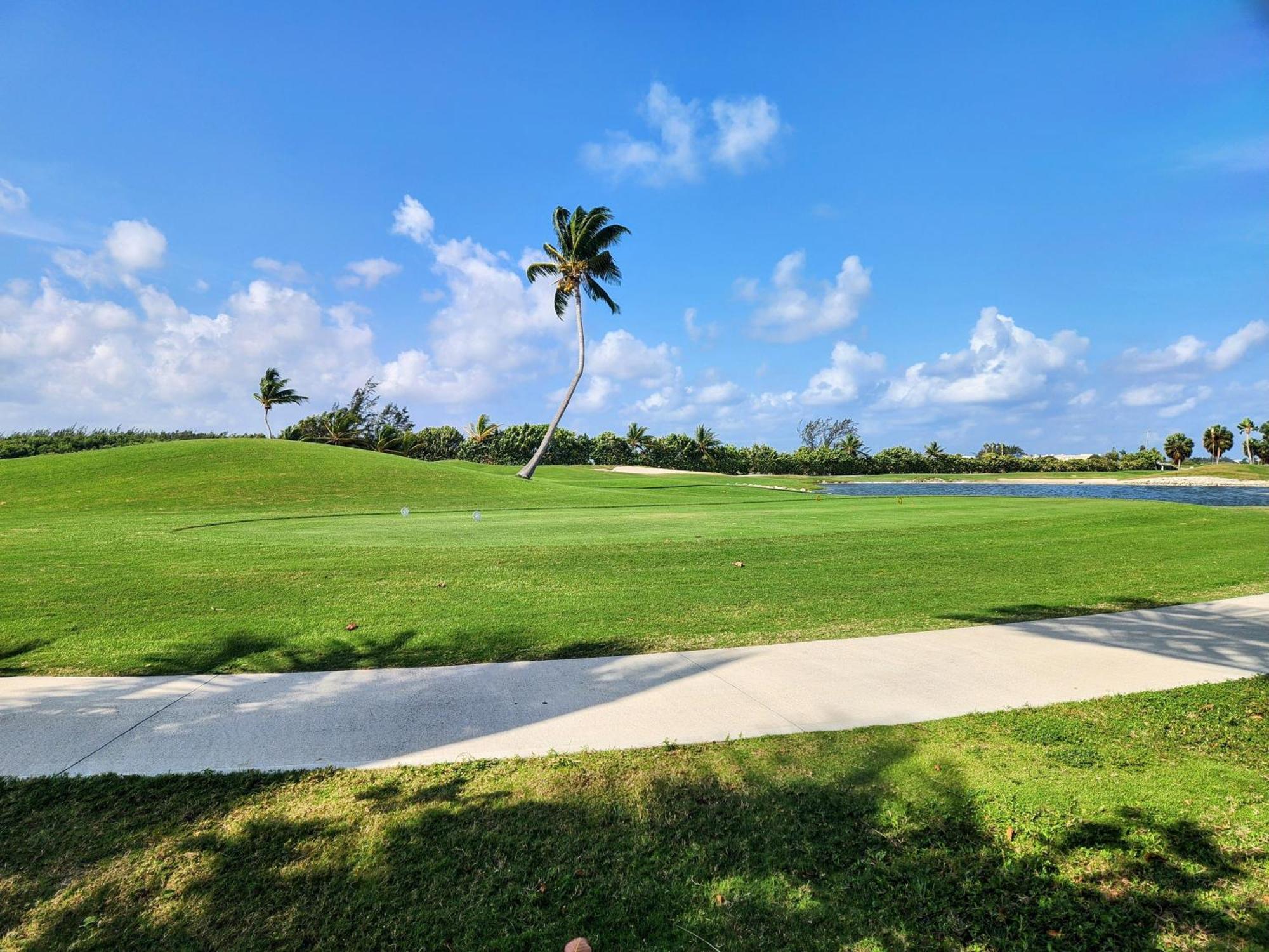 Holiday Grand Cayman By Ihg (adults Only) 3* West Bay