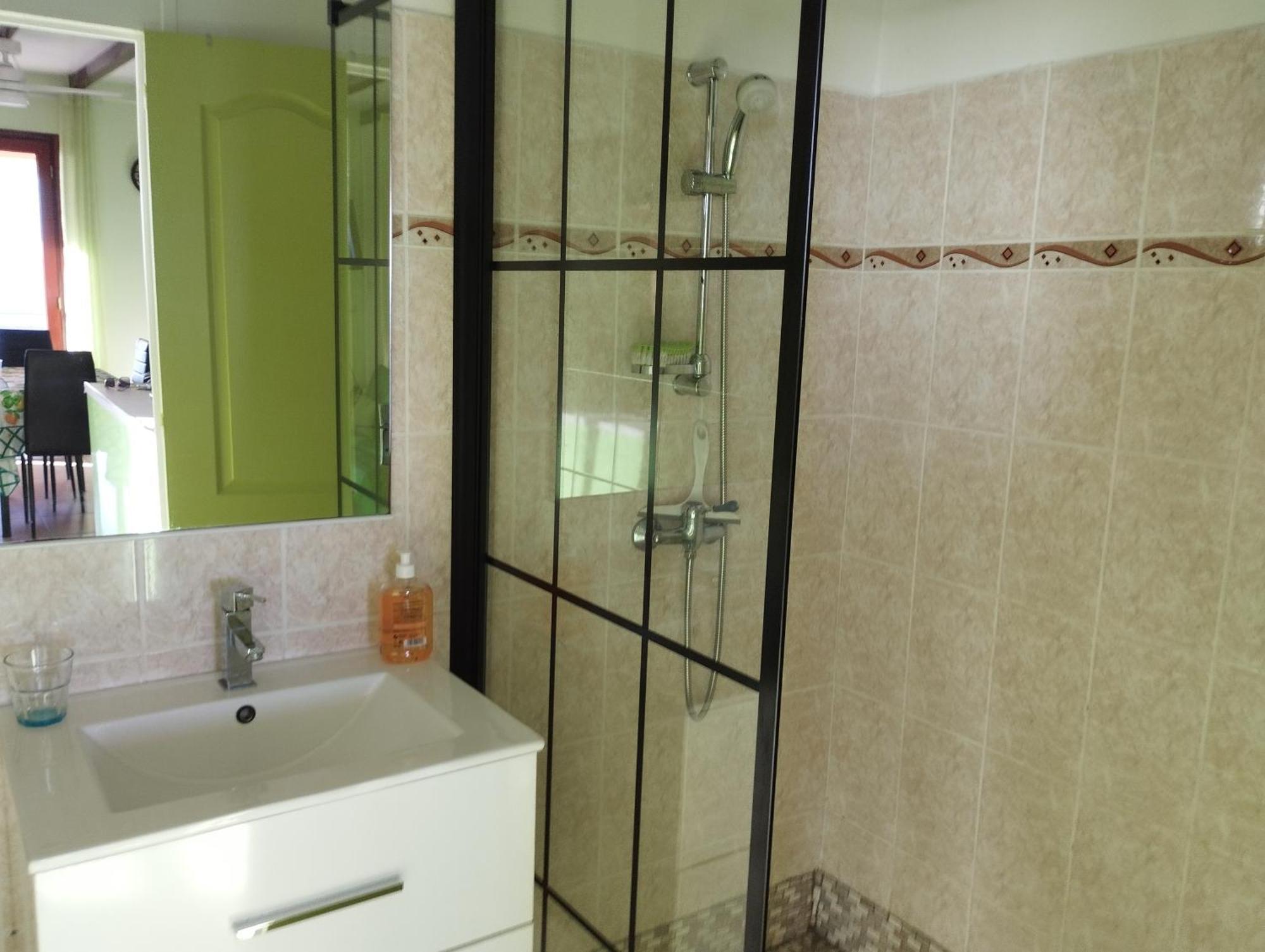 Le Papillon Bleu Apartment Bouillante