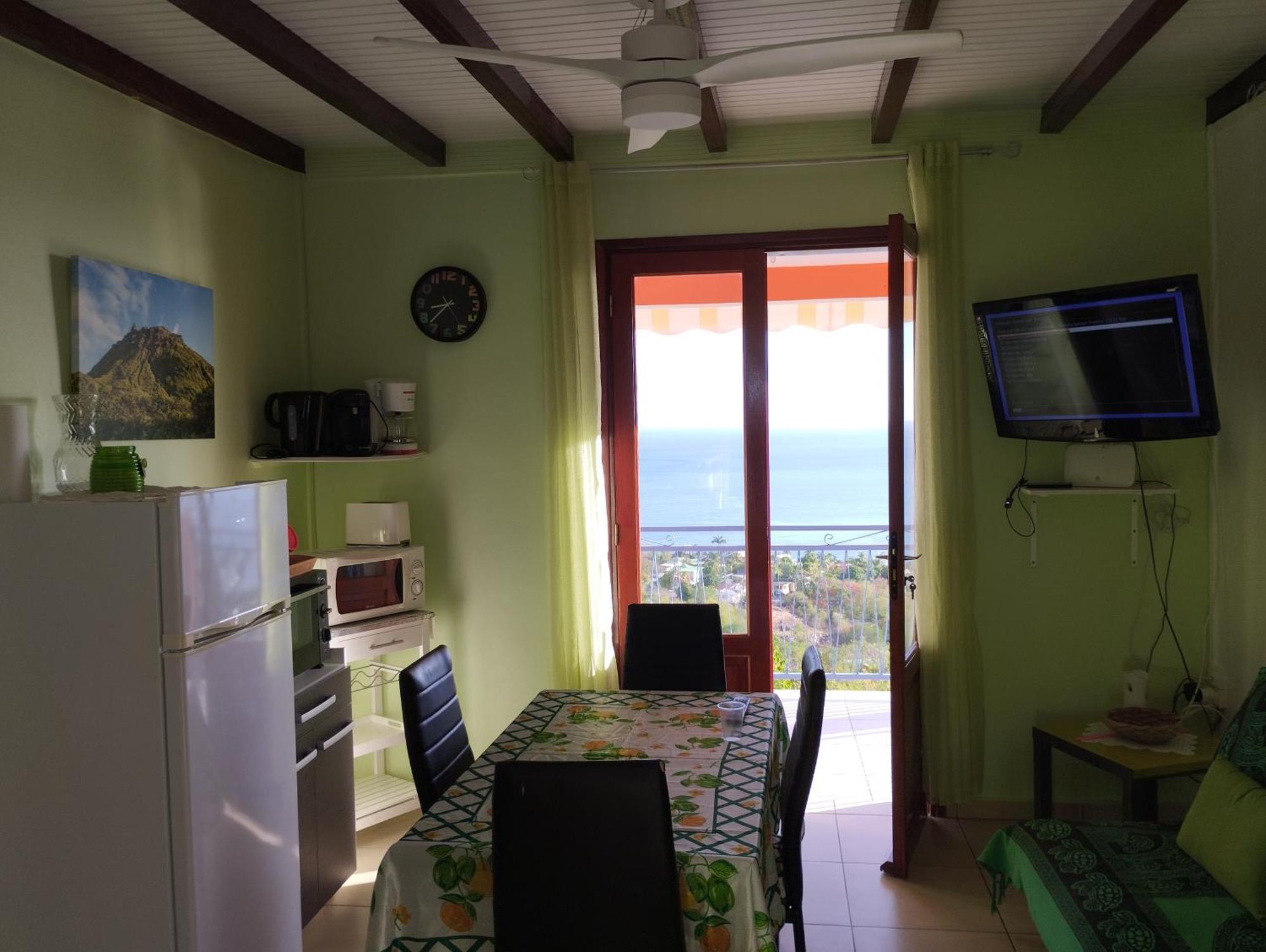 Le Papillon Bleu Apartment *