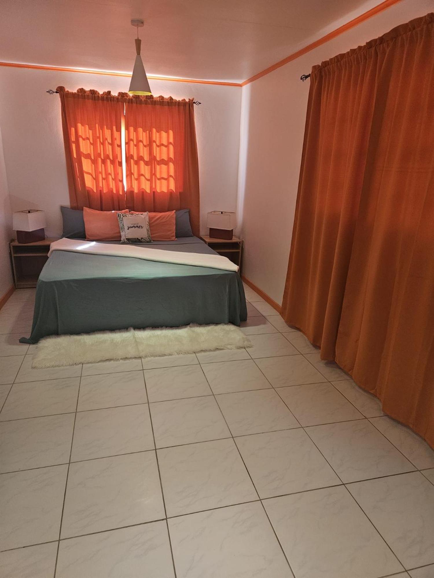 Ravens's Paradise Azul Apartment Willemstad