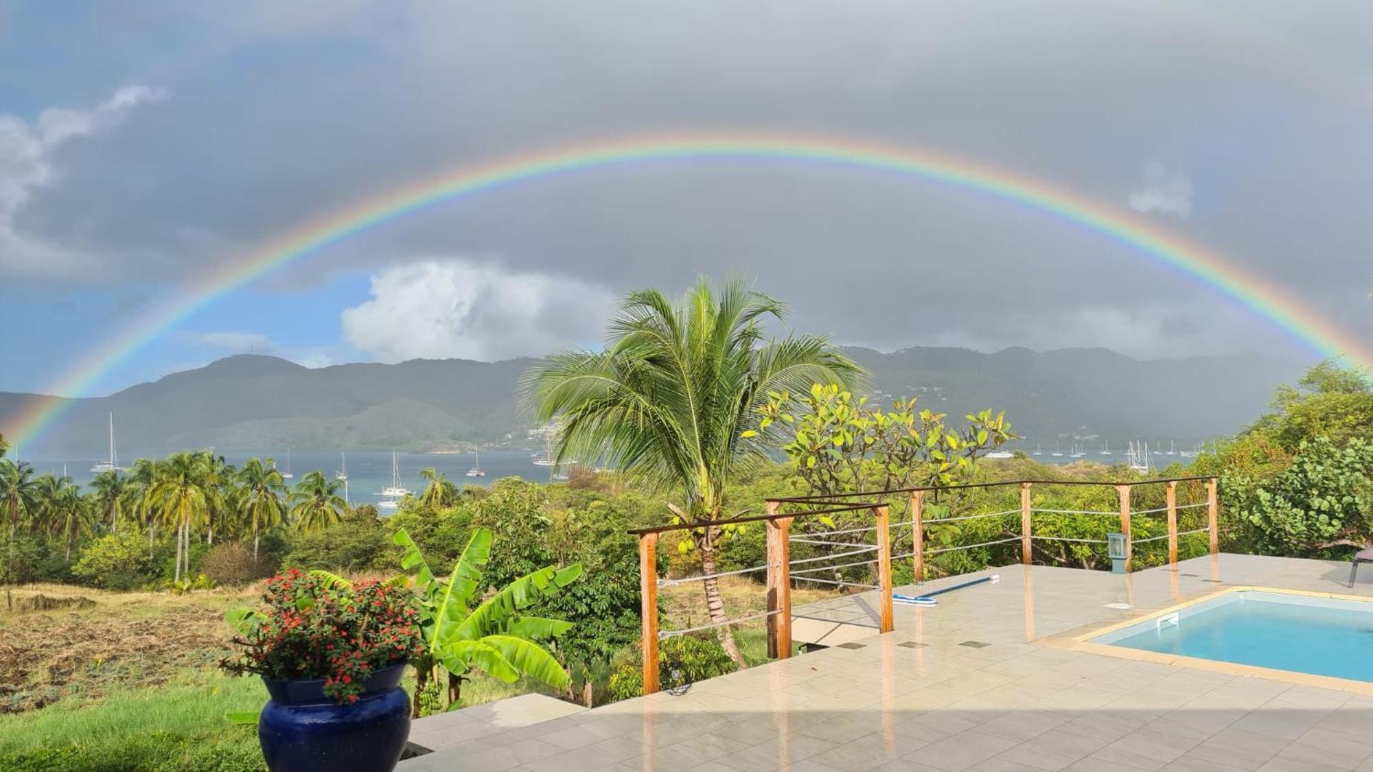 Magnifique Piscine Vue A 180 * Sainte-Anne