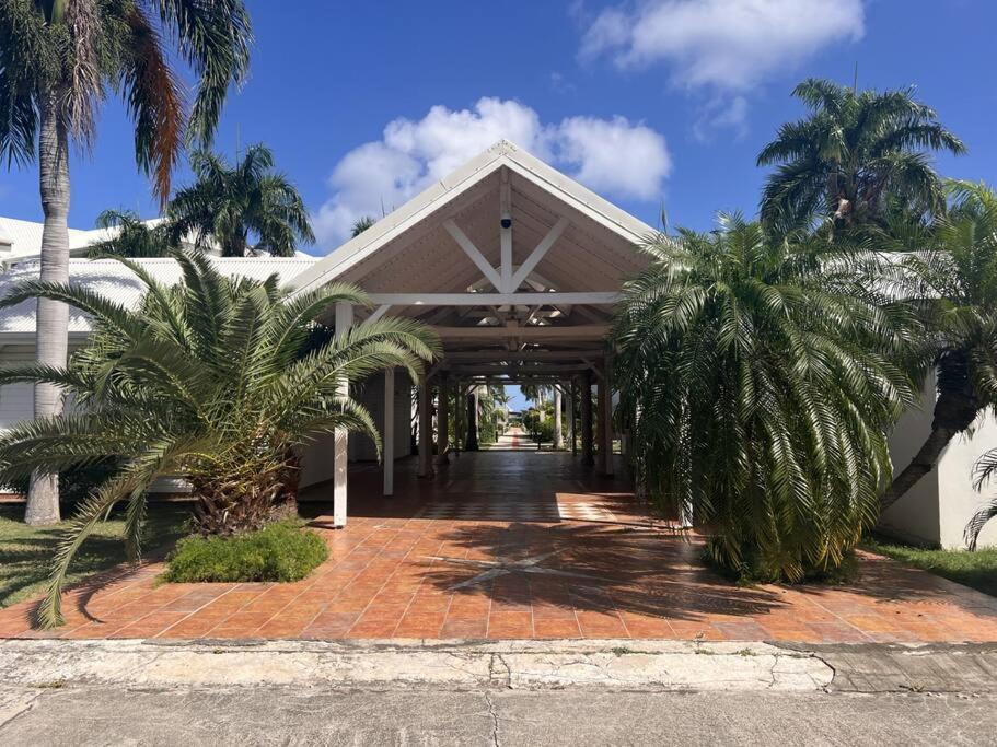 En Bord De * Anse Marcel