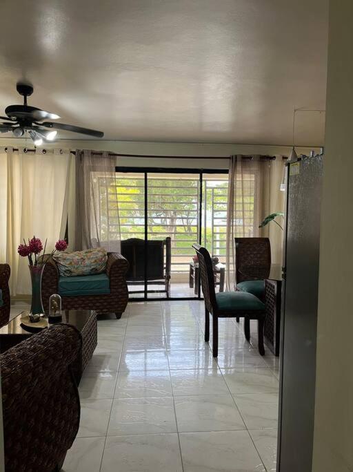 Apartamento Frente A La Playa En Costambar