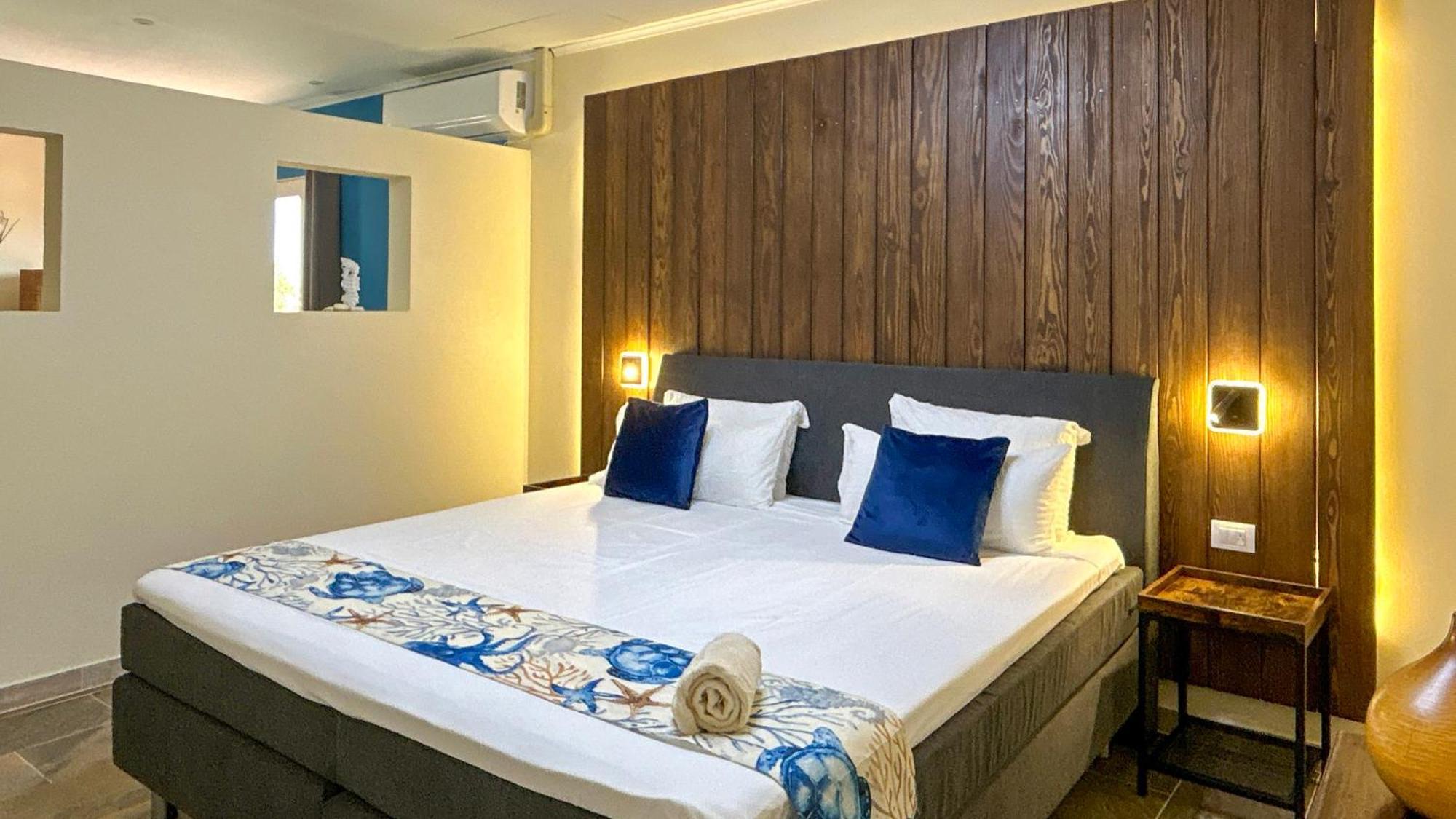 Sonrisa Boutique - Adults Only 4*