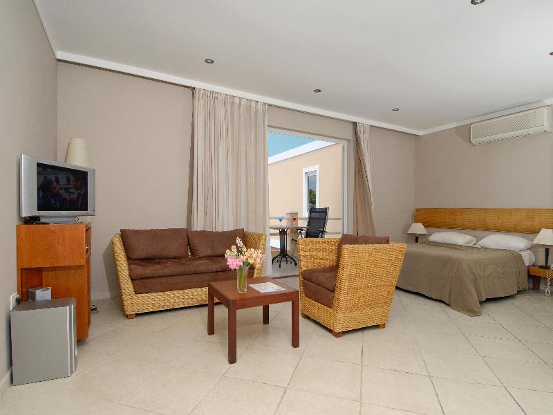 Den Laman 4*