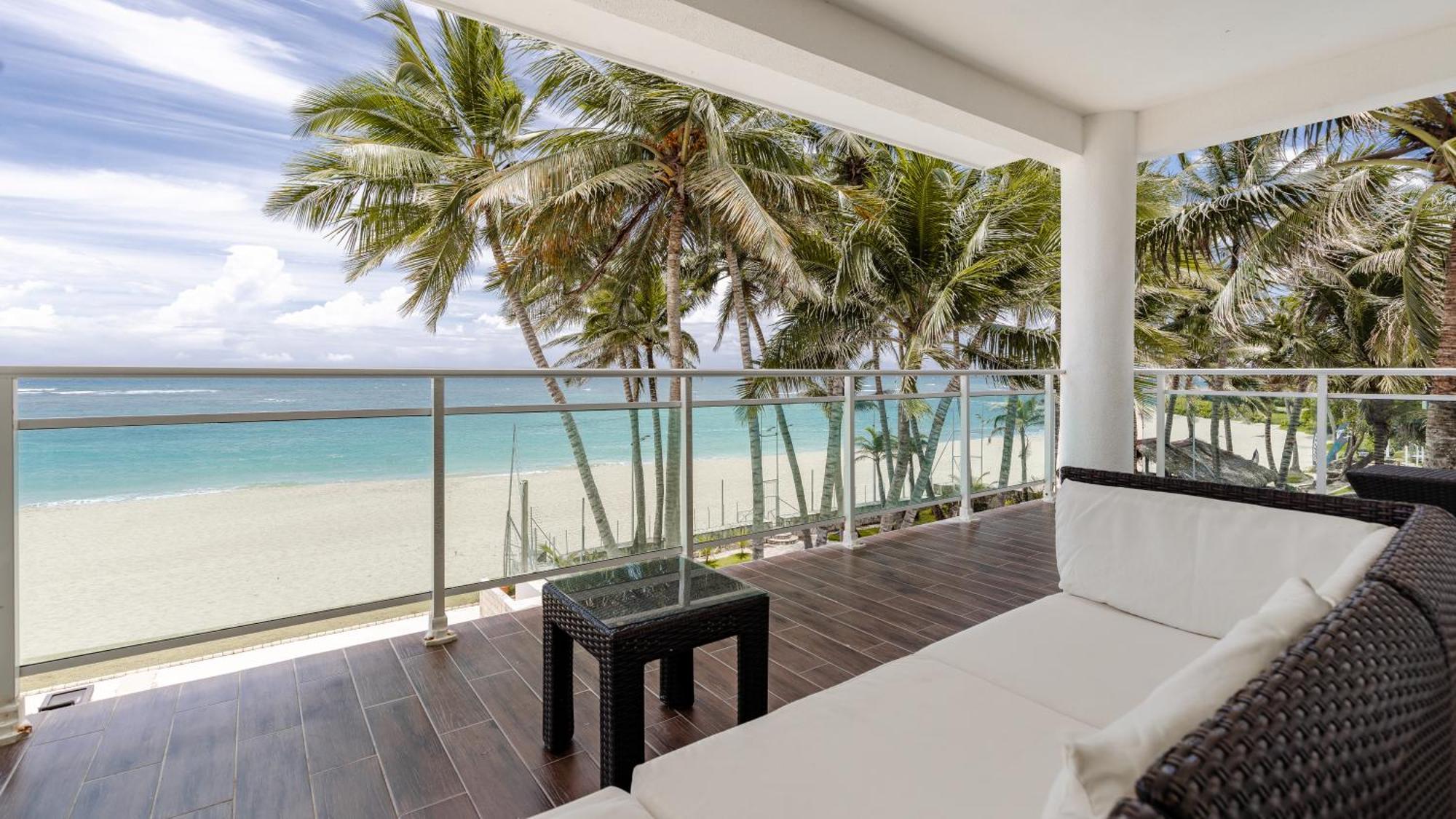 Aparthotel Watermark Luxury Oceanfront Residences 5*