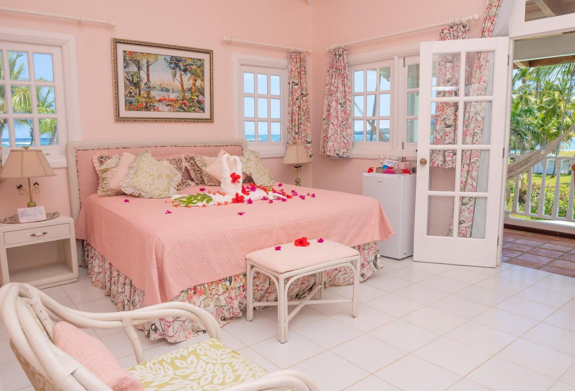 Serena Hotel 4*
