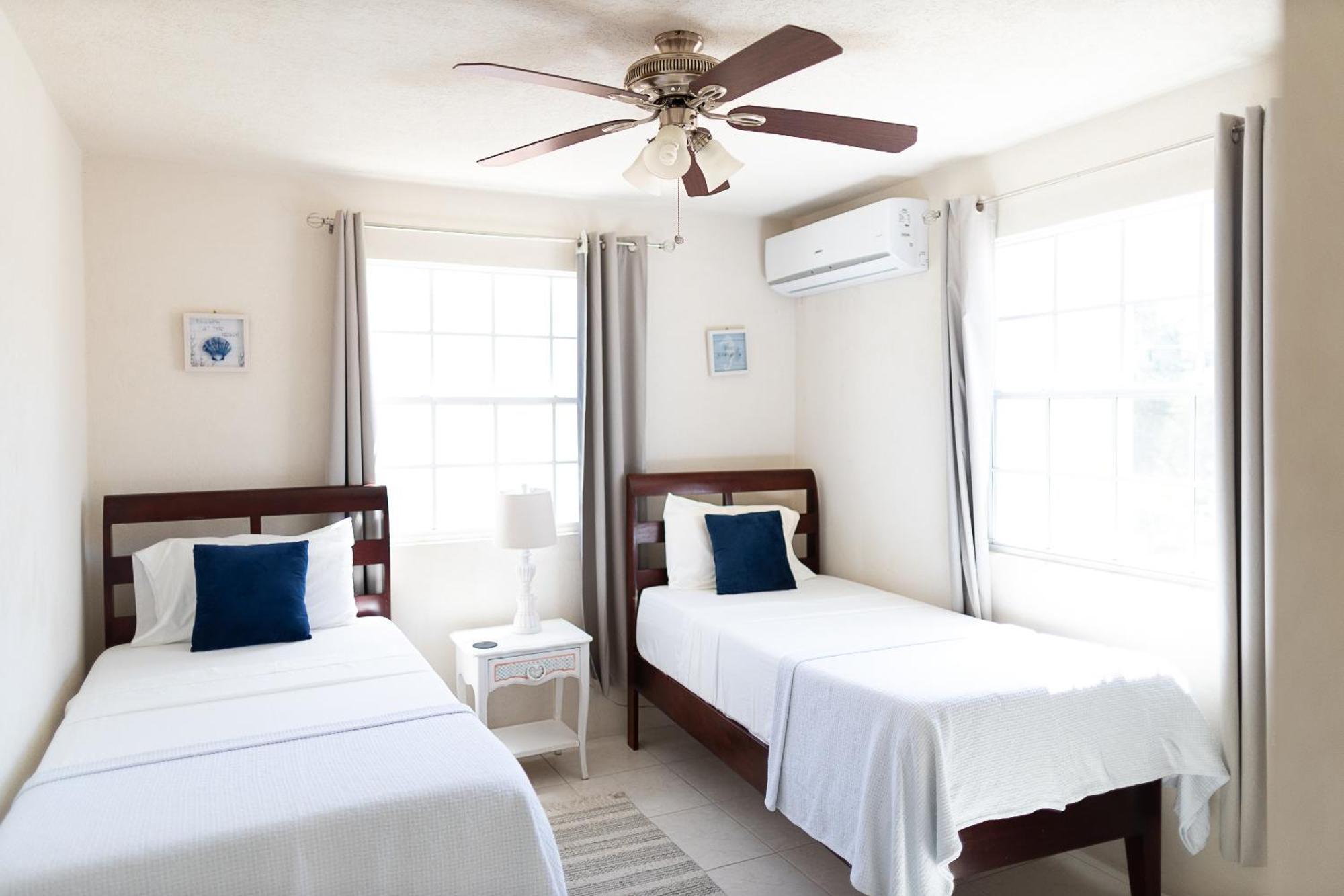 Seashades 2br 1 Full And 1 Half Bathrooms With Pool Close To Sleeps 4 Christ Church