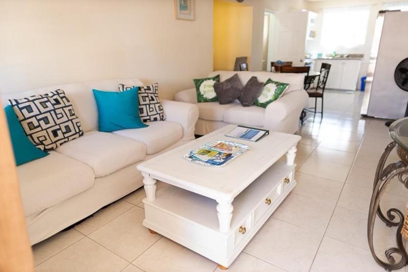 Apartamento Seashades 2br 1 Full And 1 Half Bathrooms With Pool Close To Sleeps 4