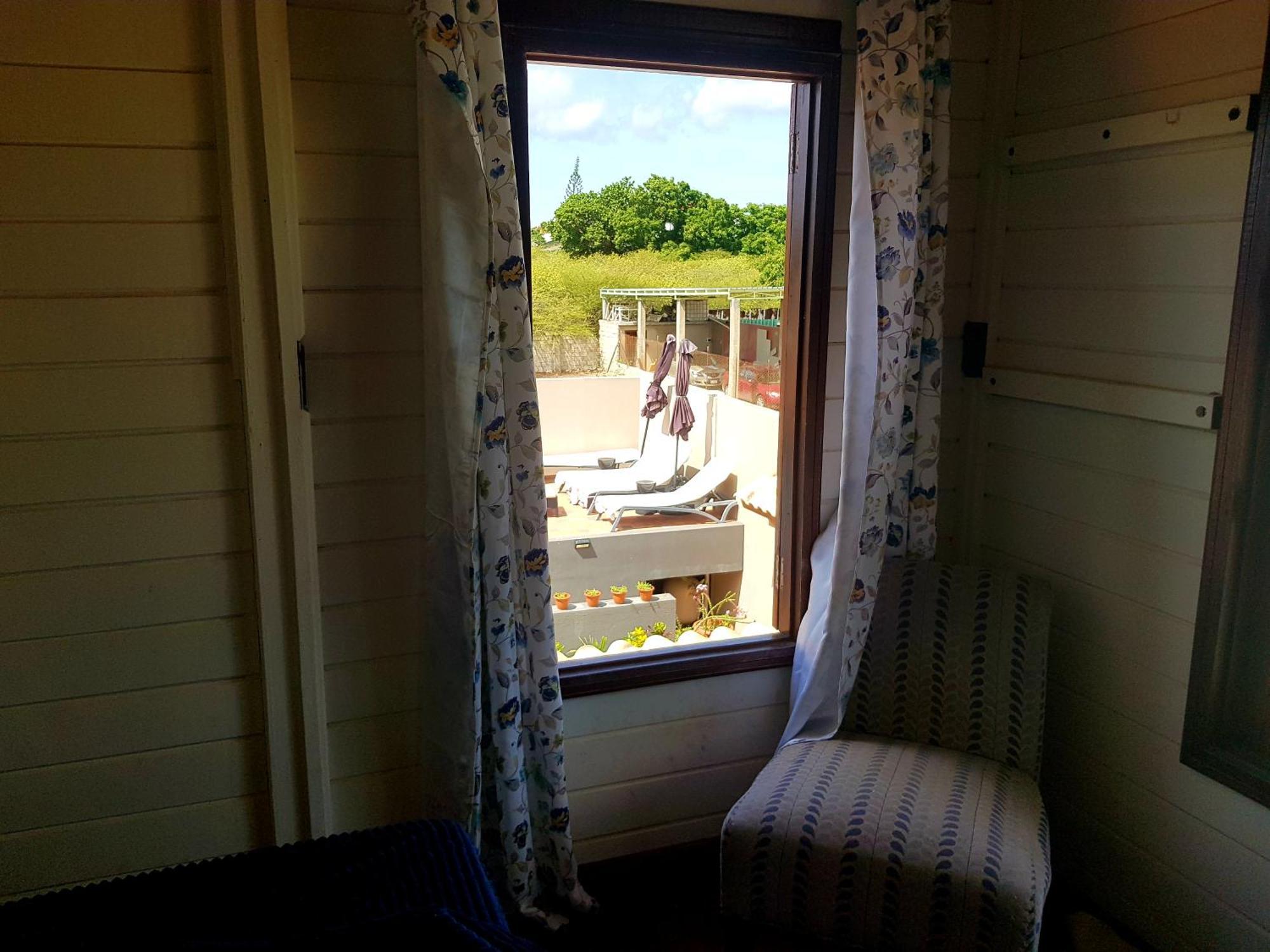 Island House Near Curacao International Airport Cur Guest house