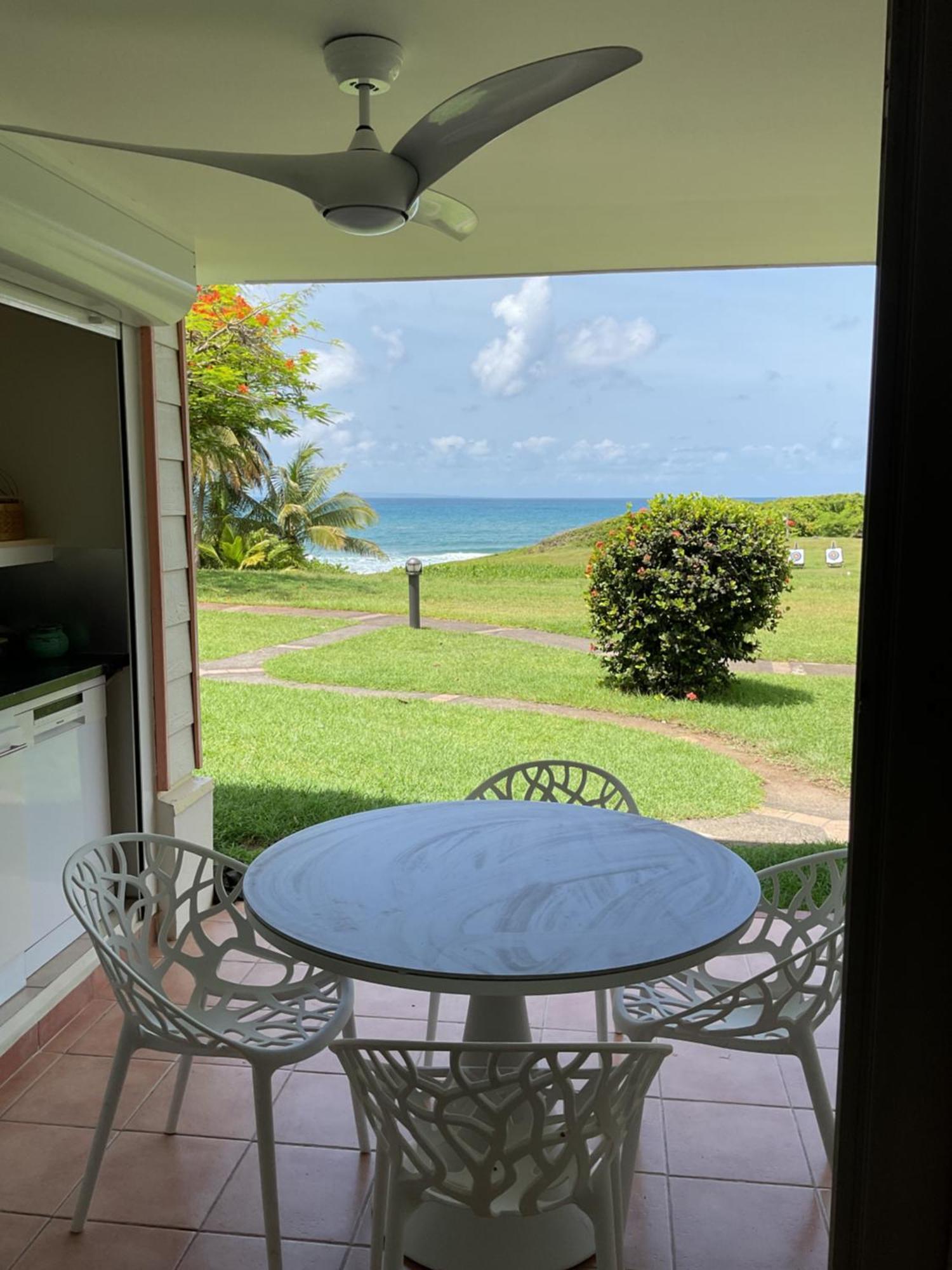 Apartamento Martial Tropiques: Beachfront With Sea Views In Ste Anne