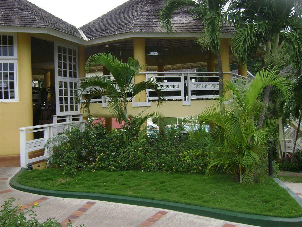 Aparthotel At The Ridge 3*