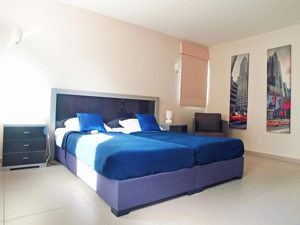 Curoyal Villa *