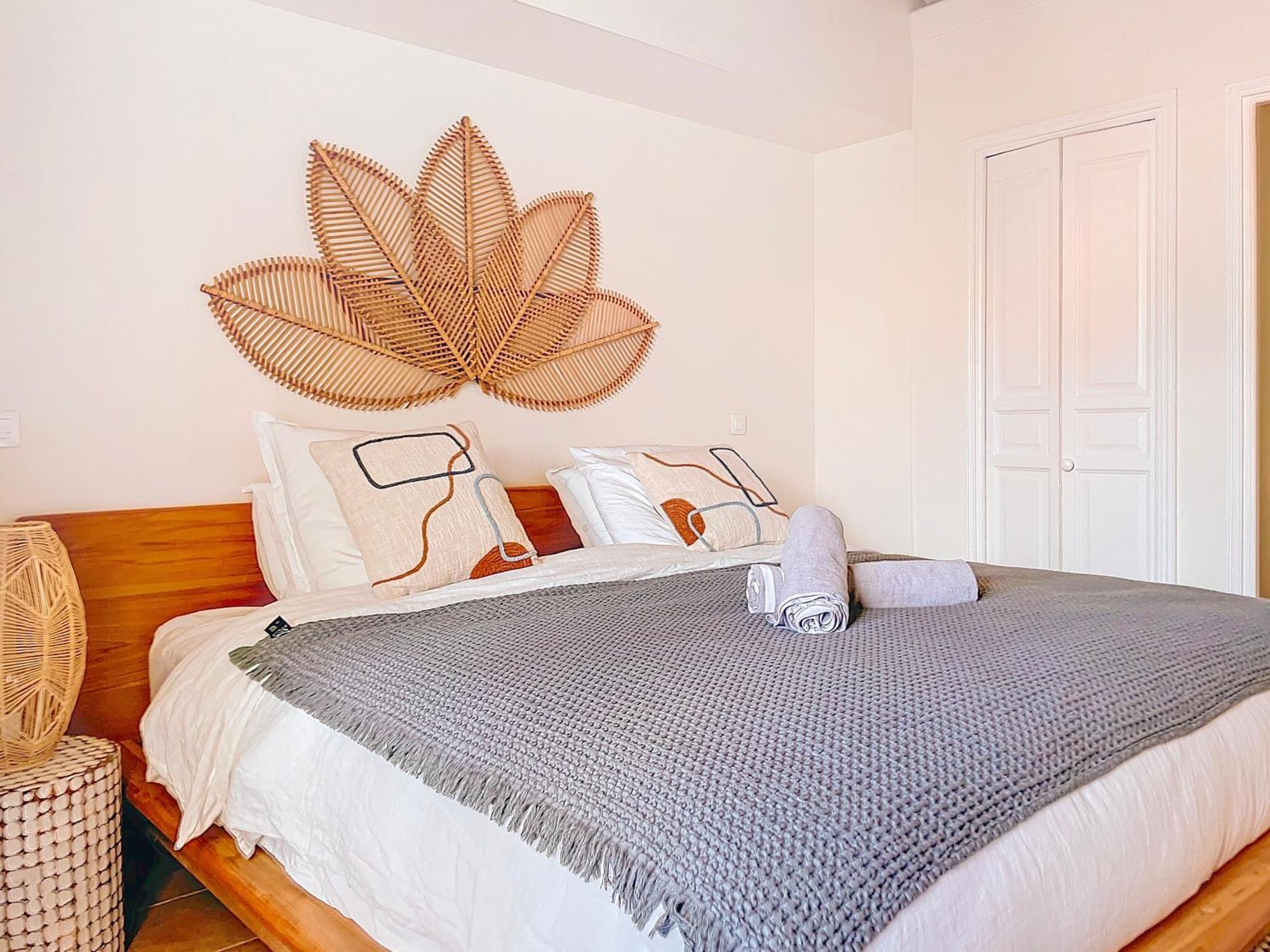 Sable Bleu Elegant 2-bedroom Oceanfront Apartment Orient Bay