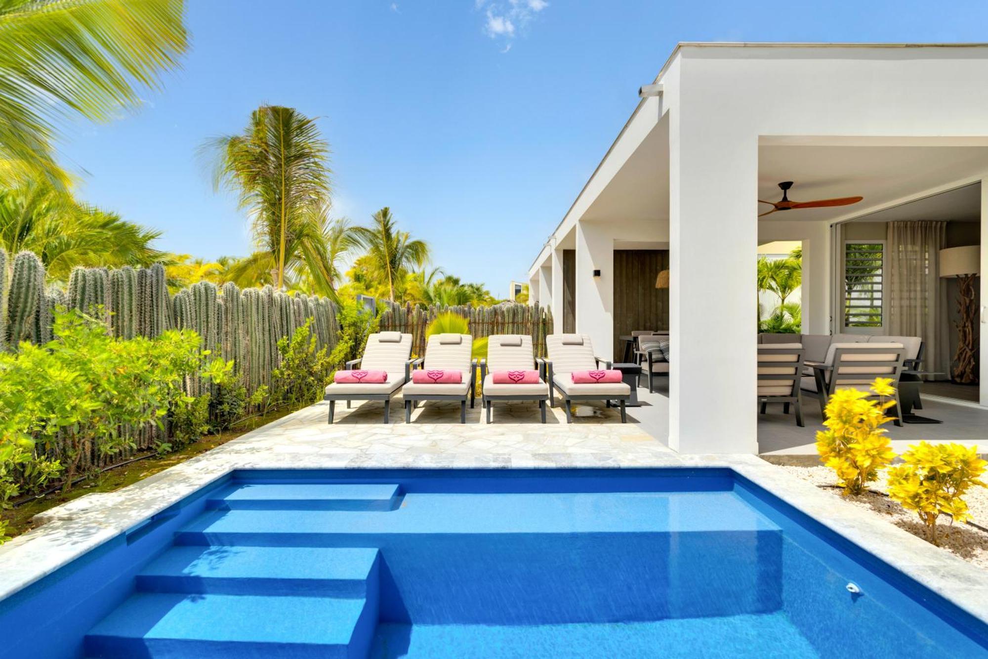 Delfins Bonaire, Tapestry Collection By Hilton Resort 4*
