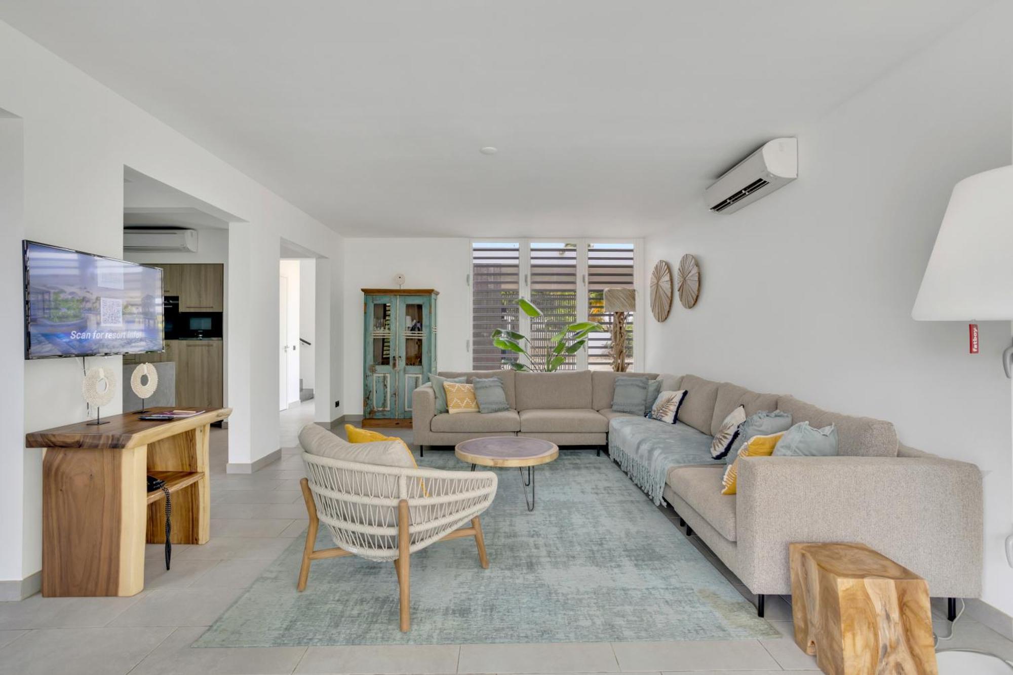 Delfins Bonaire, Tapestry Collection By Hilton Kralendijk (Bonaire)