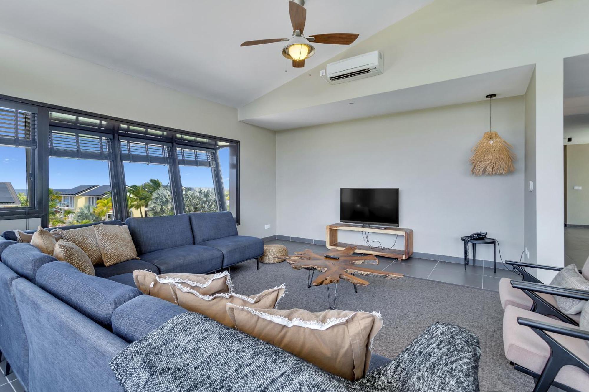 Delfins Bonaire, Tapestry Collection By Hilton Resort 4*