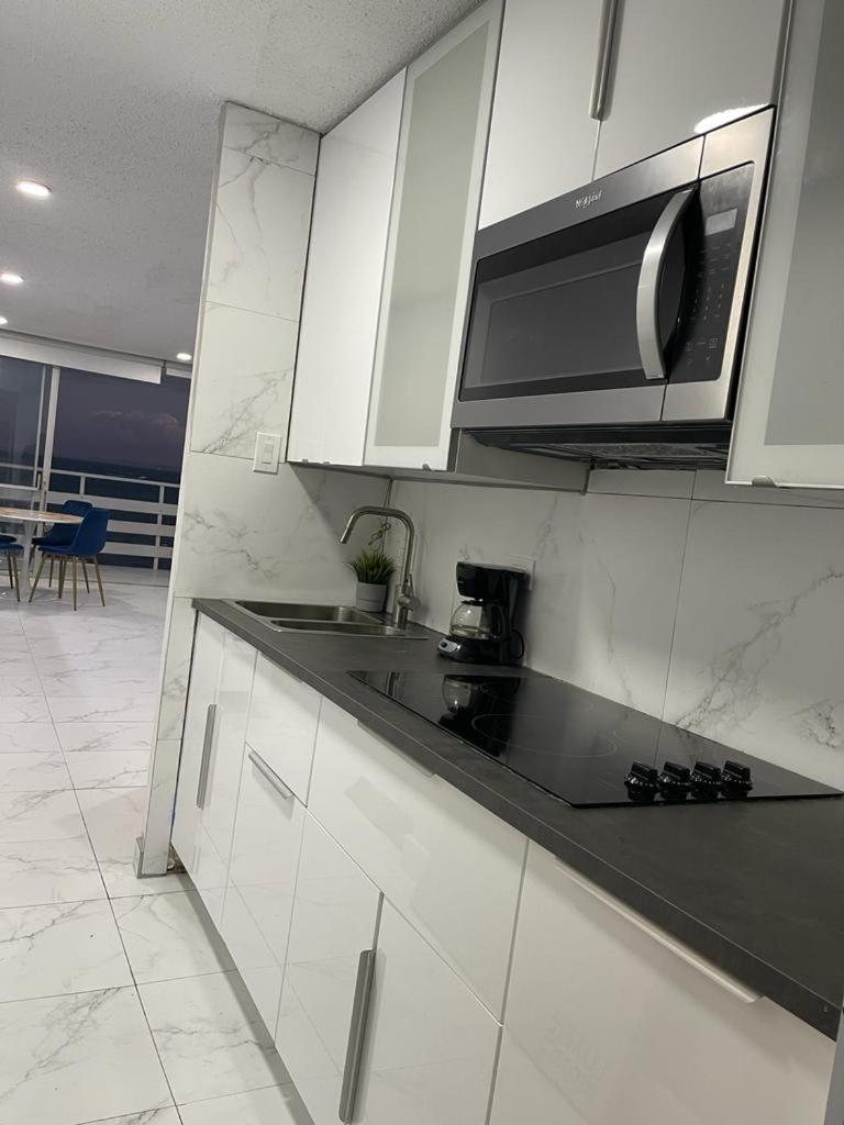 Hermoso Estudio Frente Al Mar Ocean Blue Faith Apartamento *