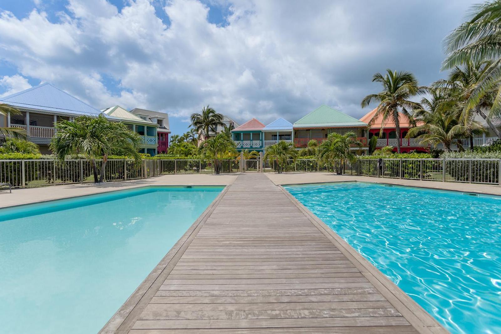 Sandy Apartment, 2 Bdr Right On The Beach! Orient Bay