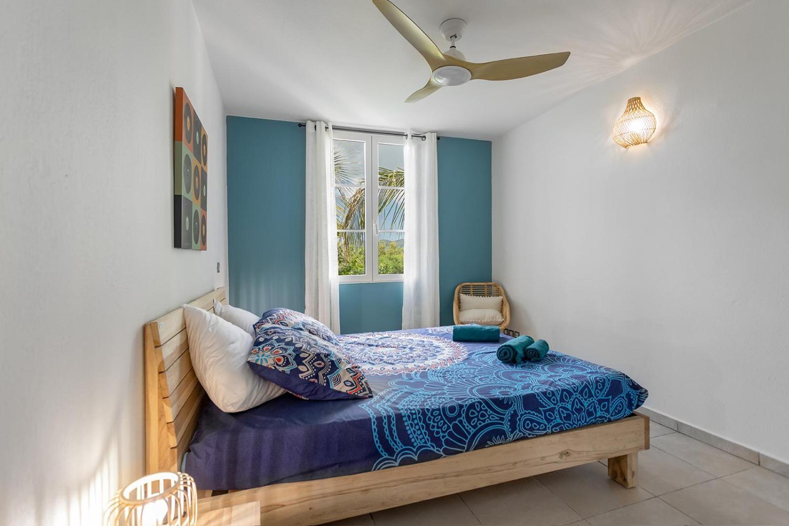 Sandy Apartment, 2 Bdr Right On The Beach! *