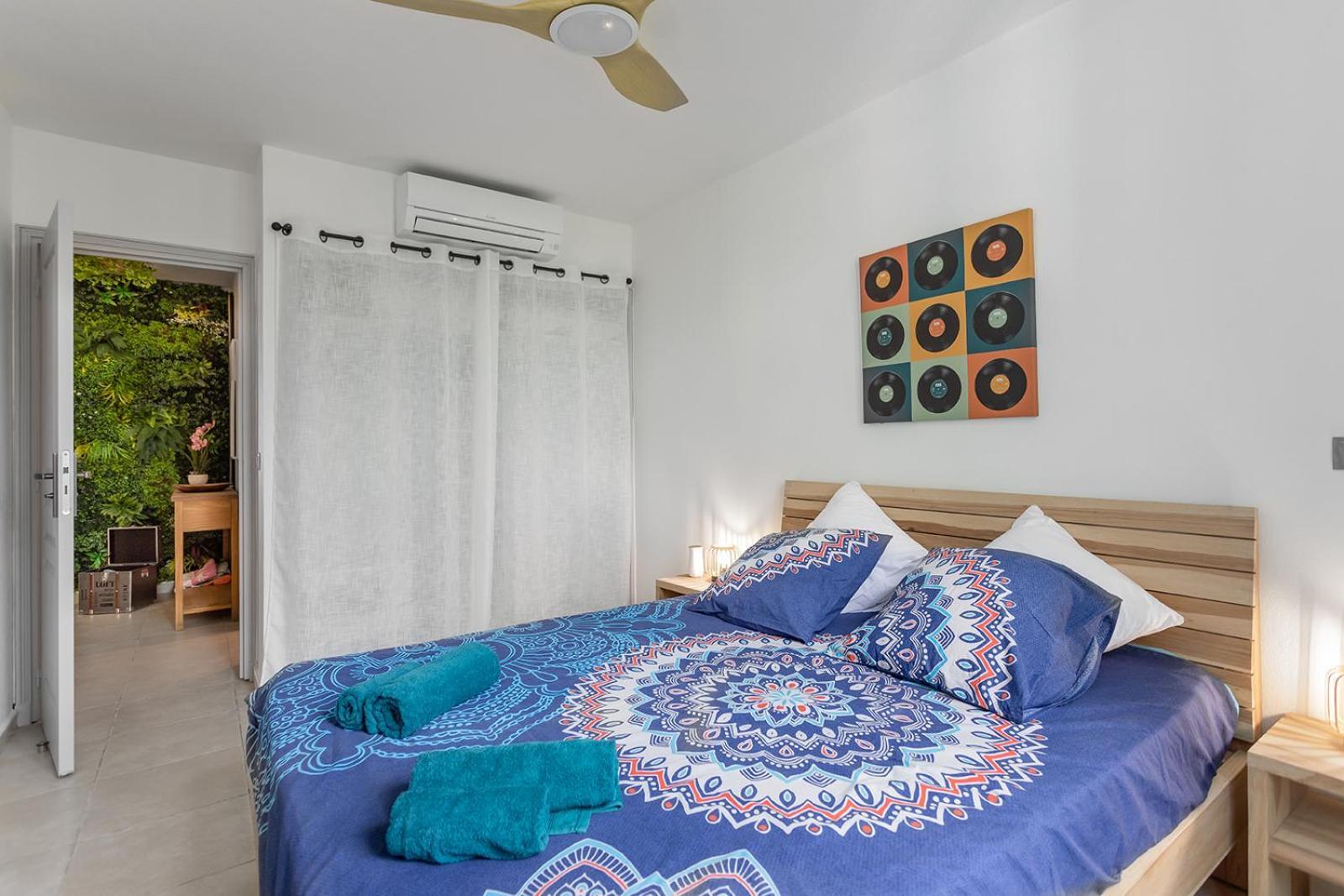 Sandy Apartment, 2 Bdr Right On The Beach! Apartment