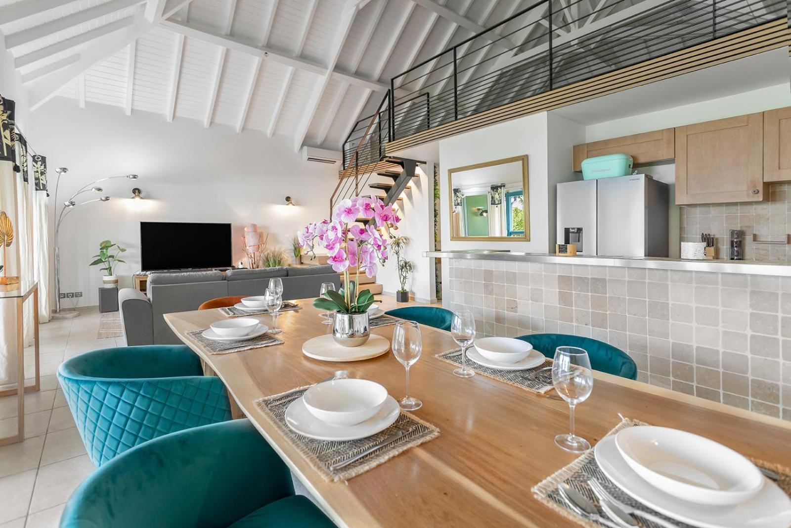 Sandy Apartment, 2 Bdr Right On The Beach! *