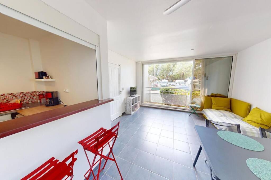 Apartment Face A La 2 *