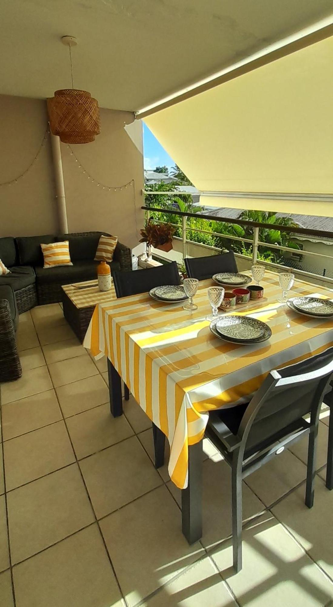 Turquoise Caraibes Agreable Avec Grande Terrasse *