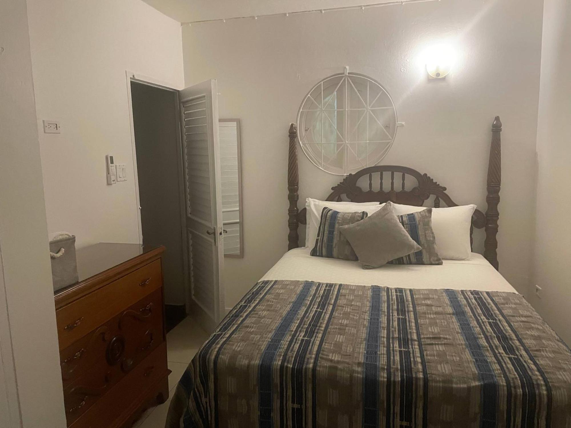 Apartment Oceanbreeze Jamaica Penthouse, 7-minute Walk To Ocho Rios