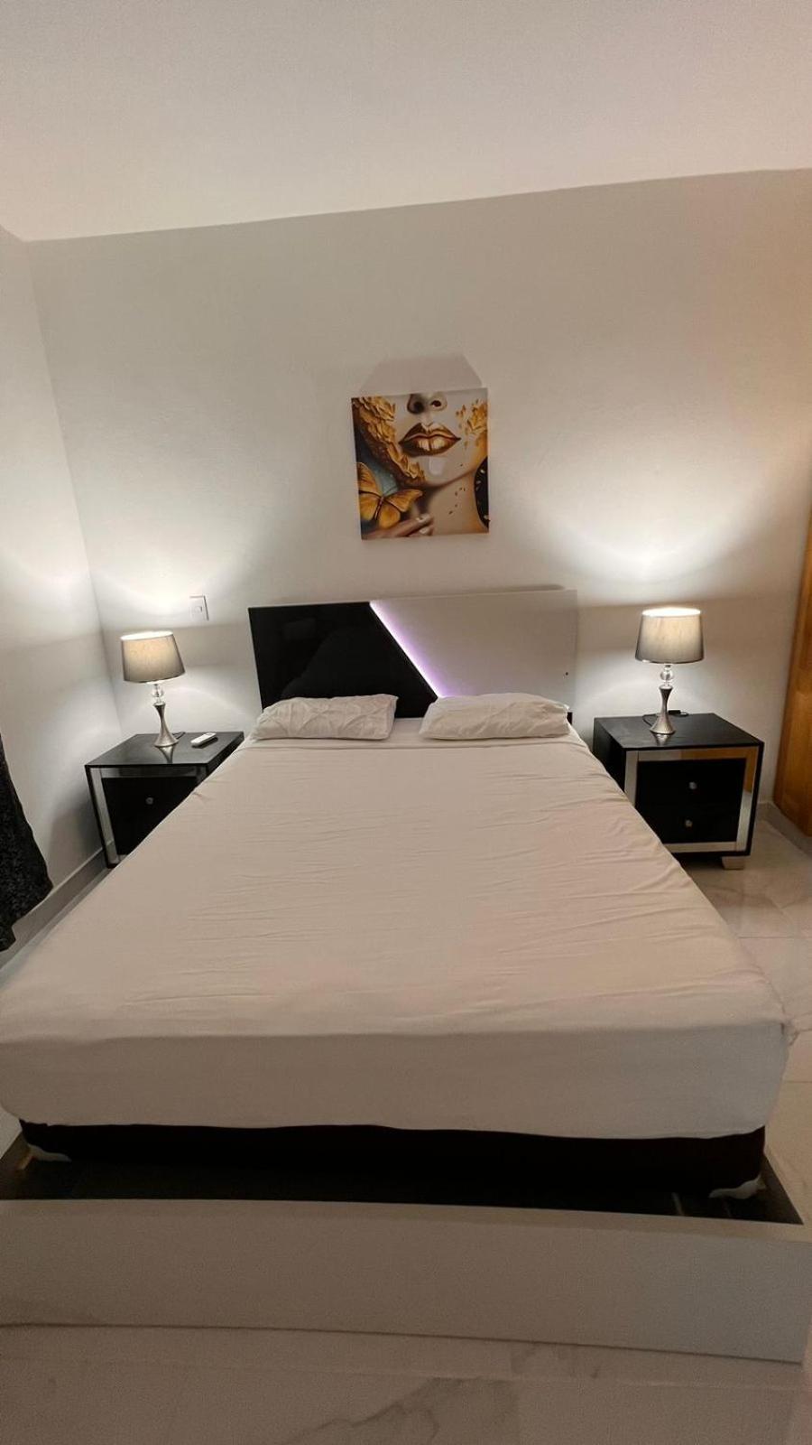 Apartment Crown Ll-guest Friendly-3 Bedrooms-pool-close To Everything! *