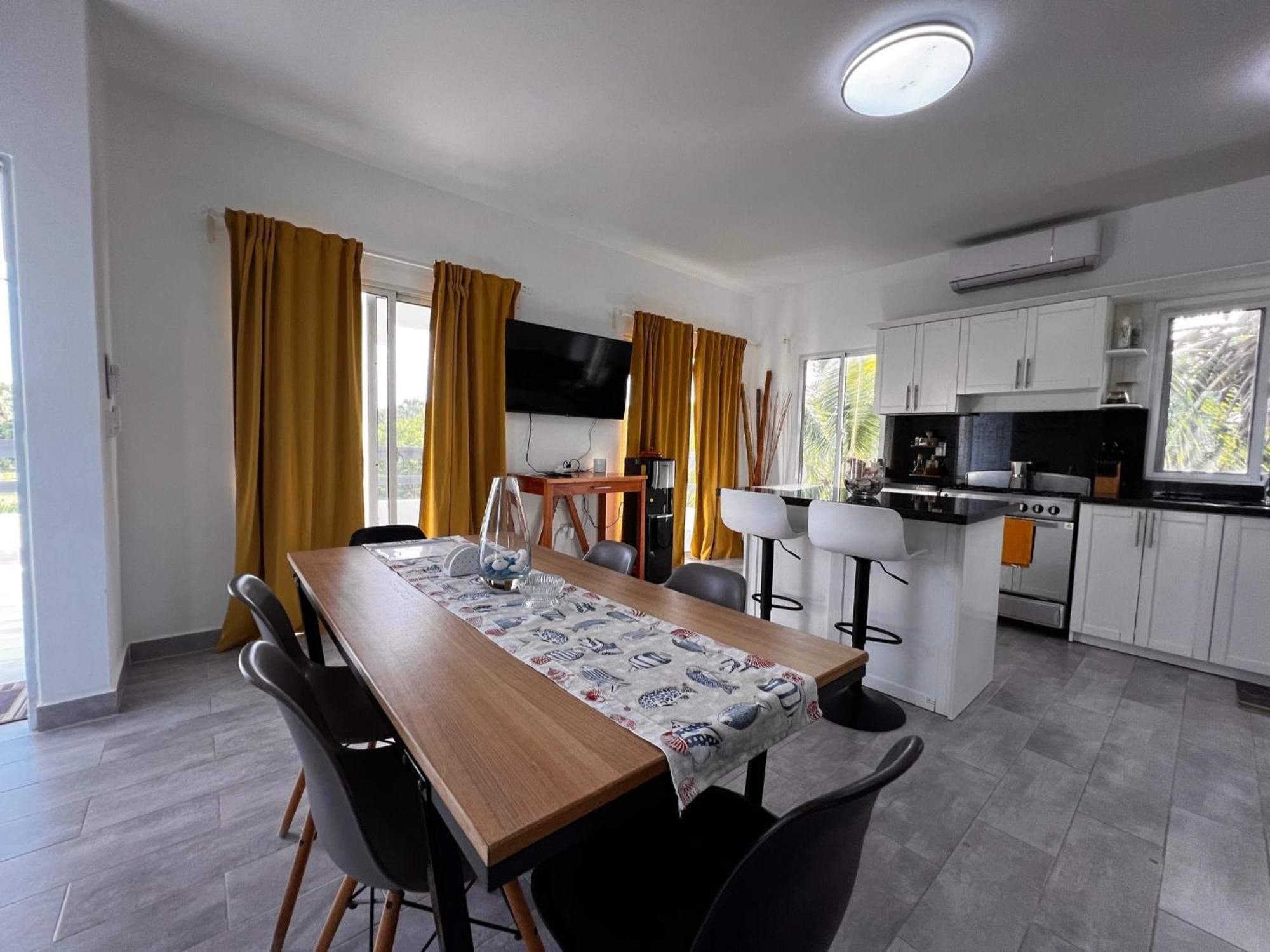 Carey Apartment *