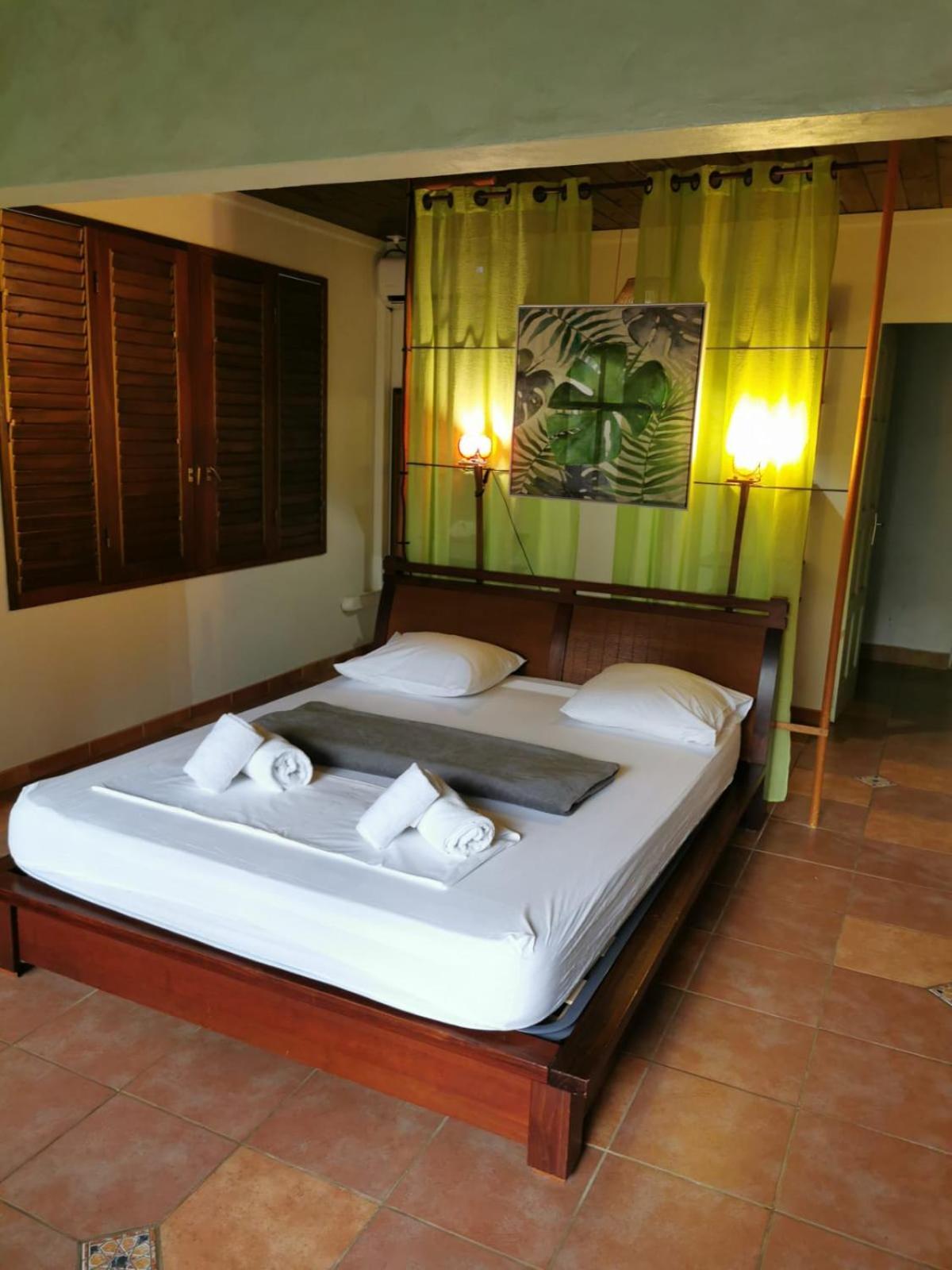 Hotel Les De La Lezarde