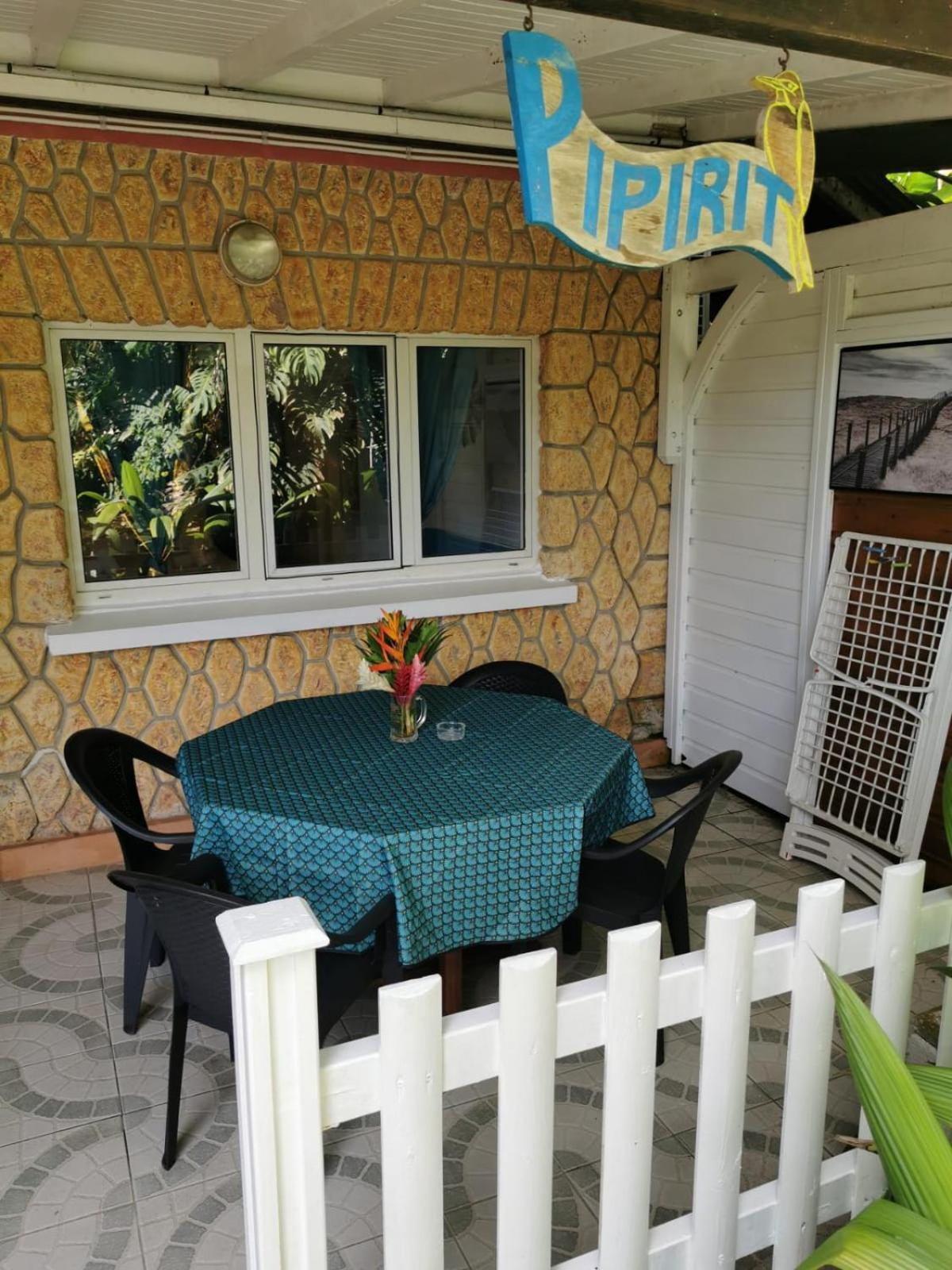 Les De La Lezarde Hotel Petit-Bourg