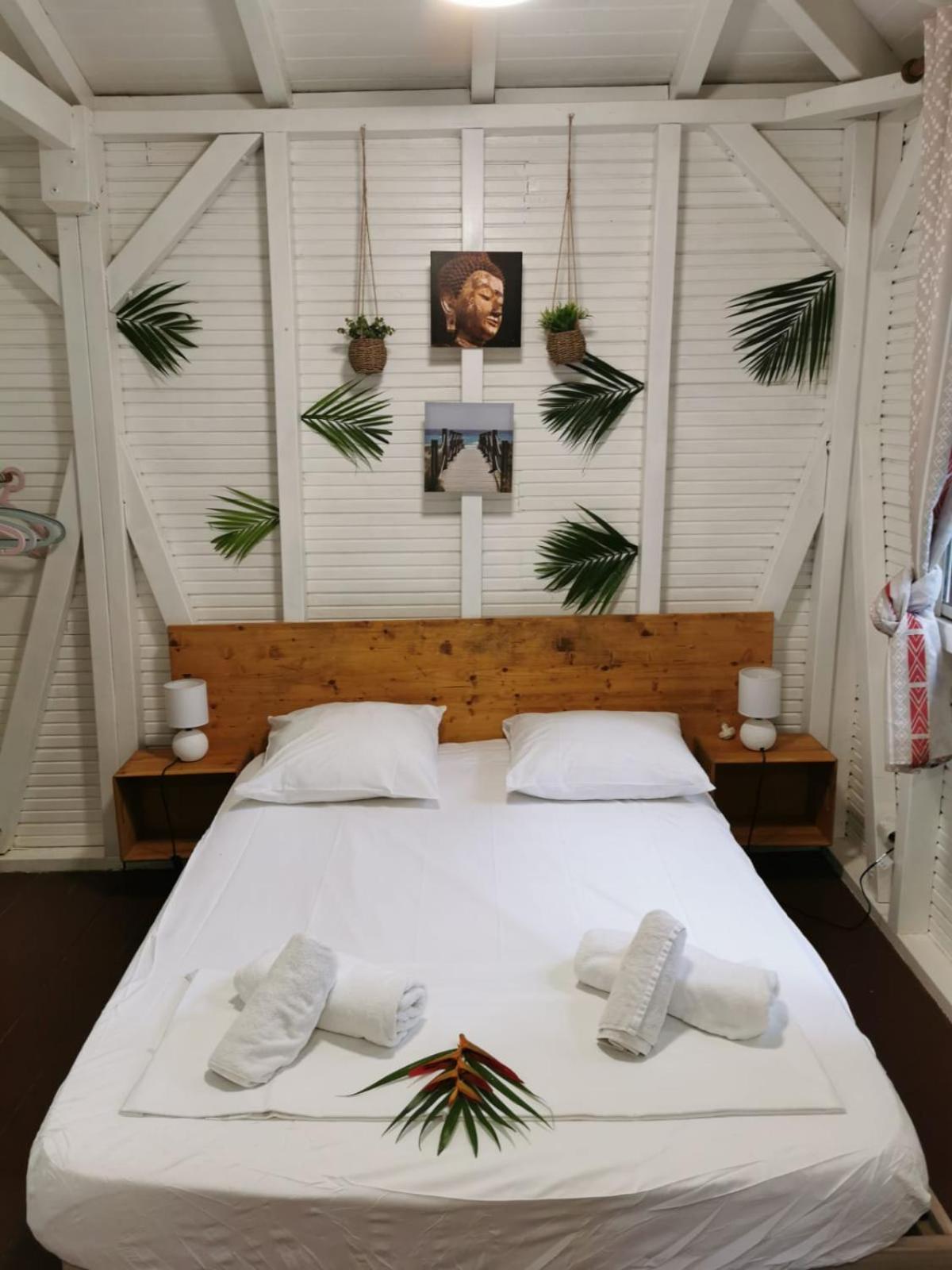 Les De La Lezarde Hotel 3*