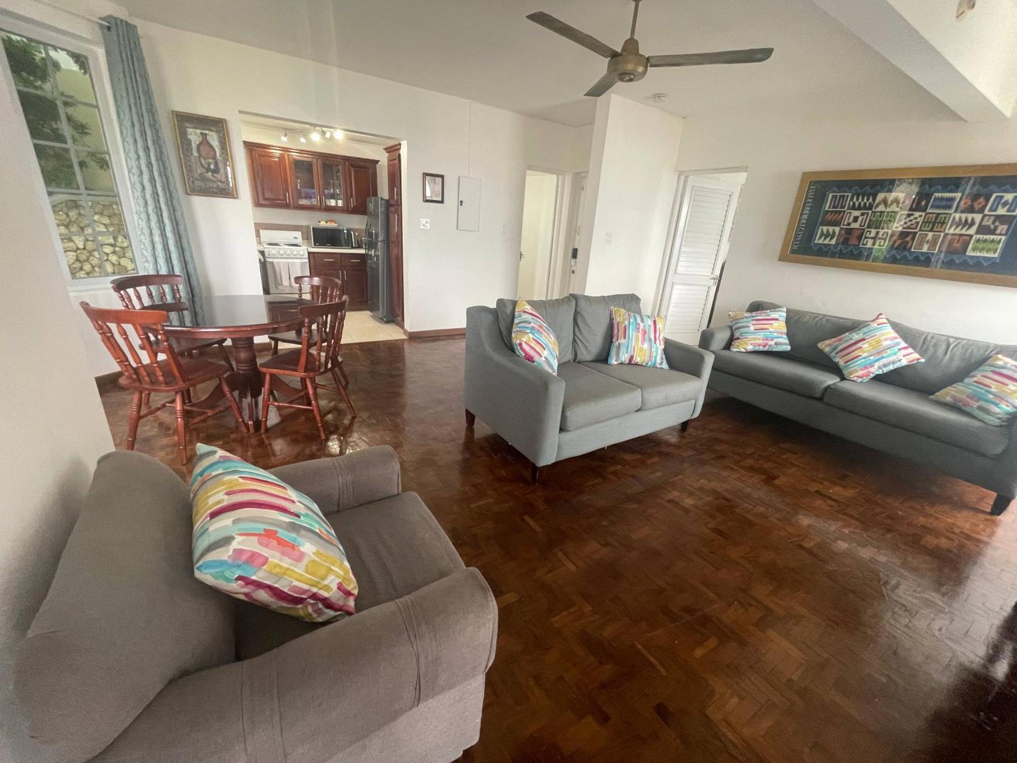 Apartment Oceanbreeze Jamaica Penthouse, 7-minute Walk To Ocho Rios