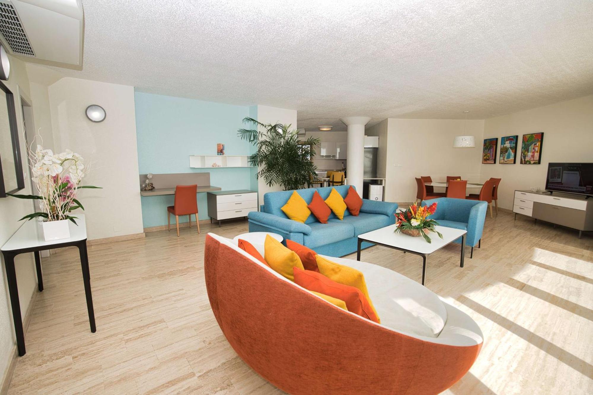 Royal Islander Club La Resort 4*