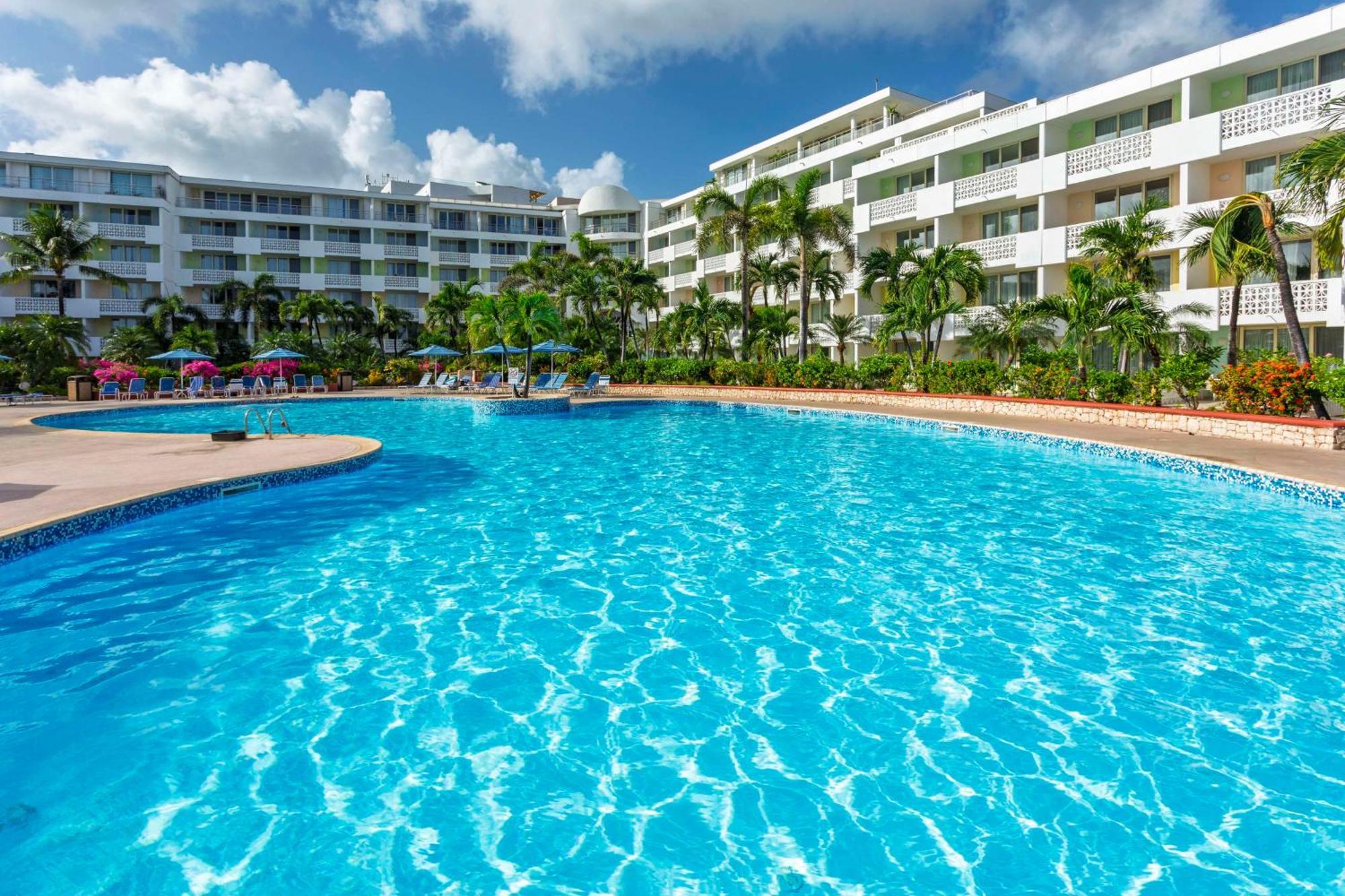 Royal Islander Club La Resort 4*