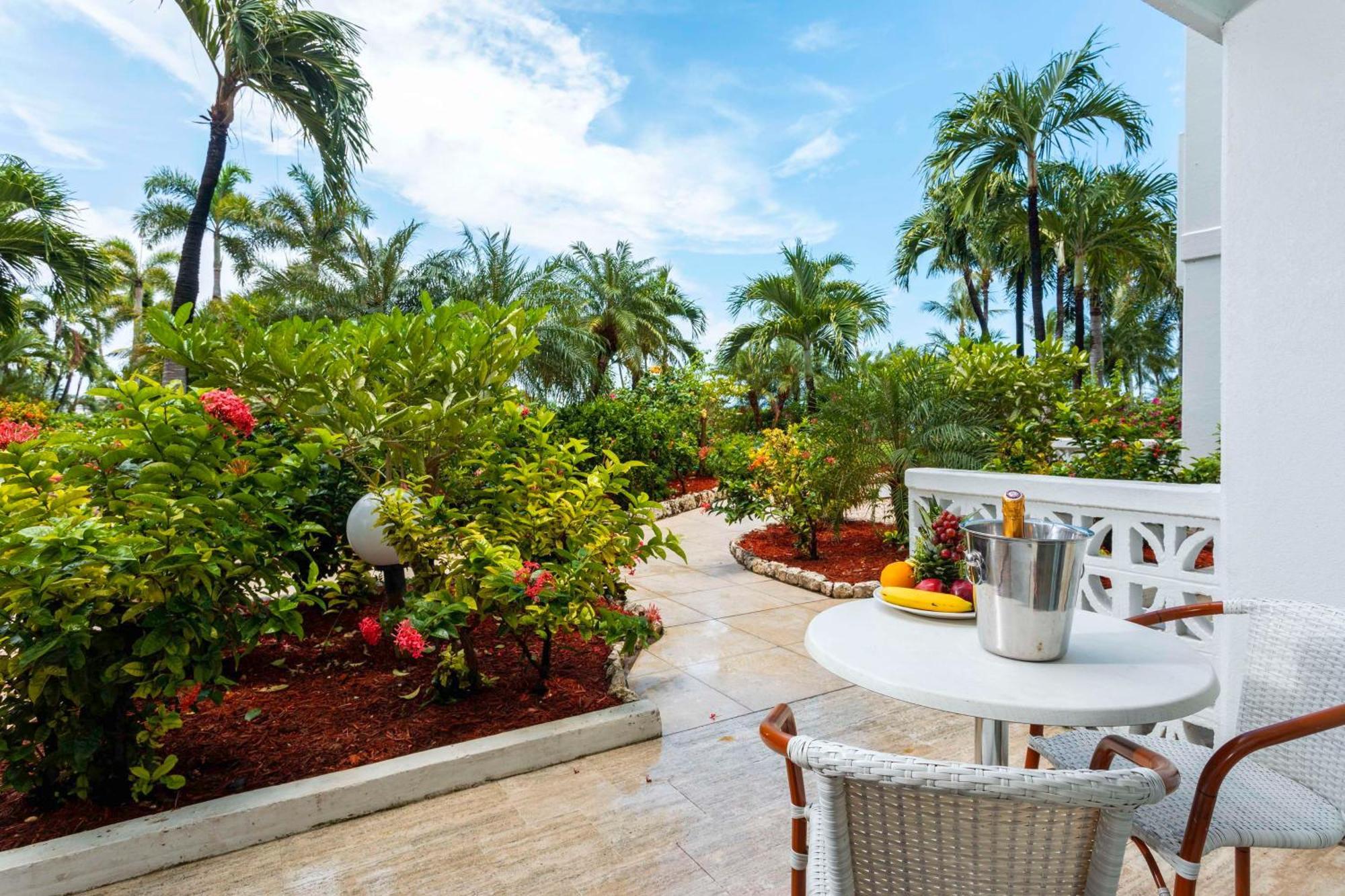 Royal Islander Club La Resort 4*