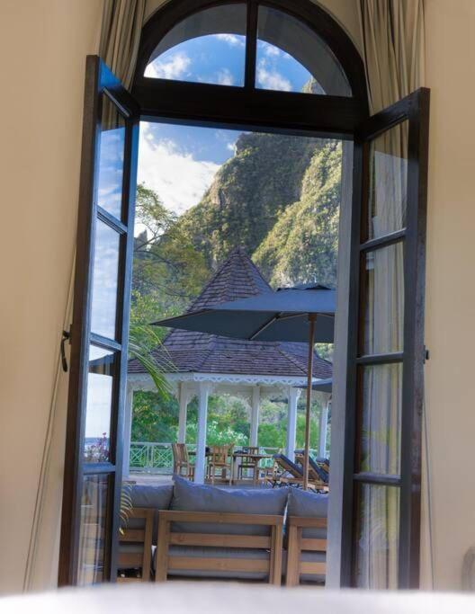 Belle Coco Malgratoute St Lucia *