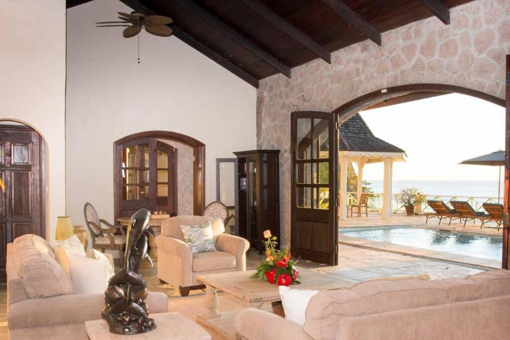 Belle Coco Malgratoute St Lucia Villa Soufriere