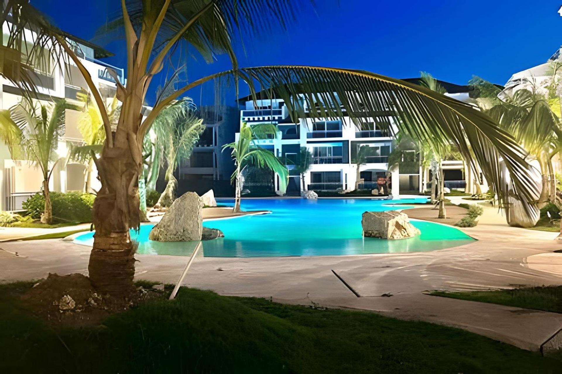 Estrella Dominicus By Advantage Club *