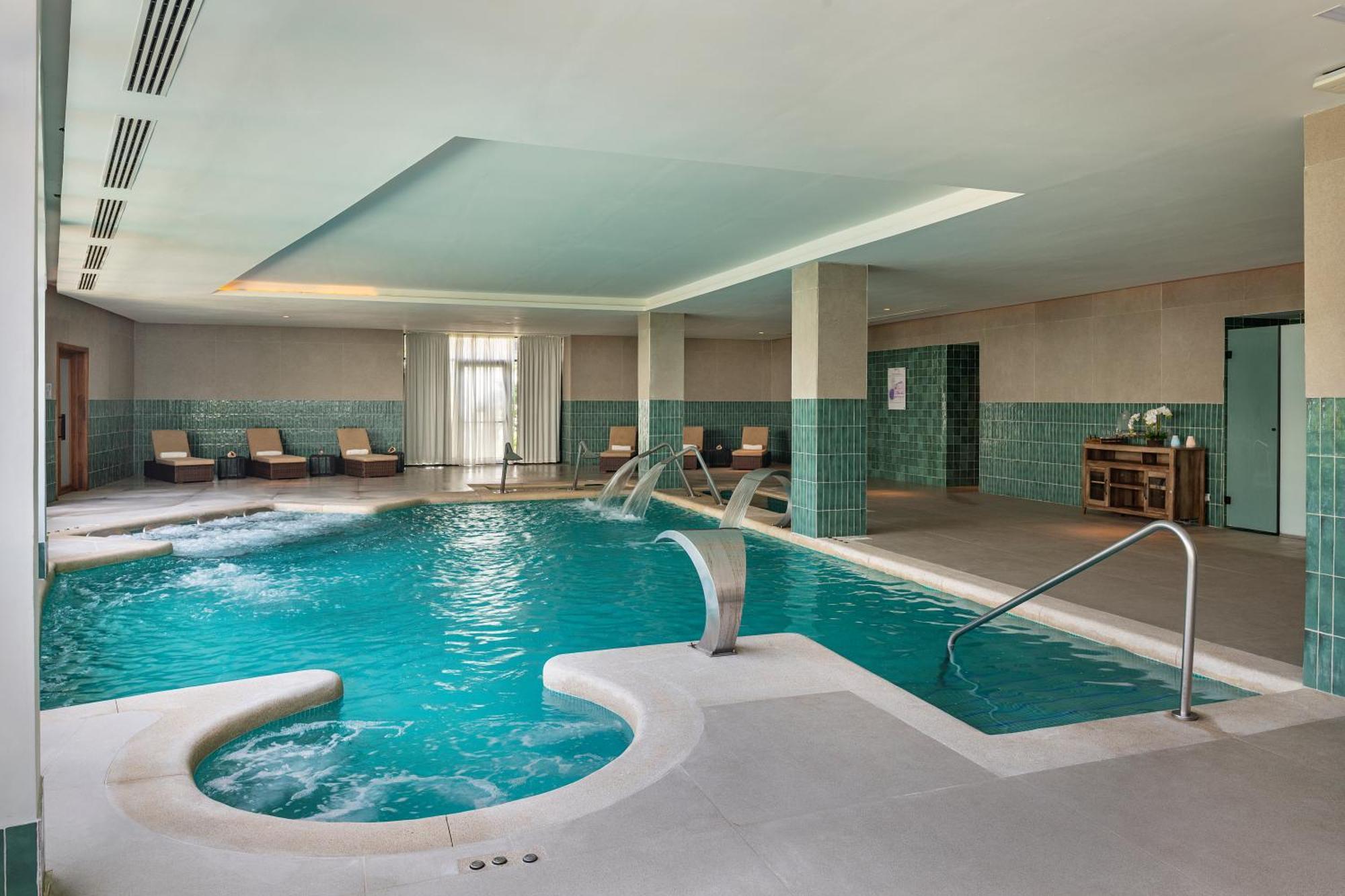 Ocean Eden Bay (adults Only) Resort Spring Rises