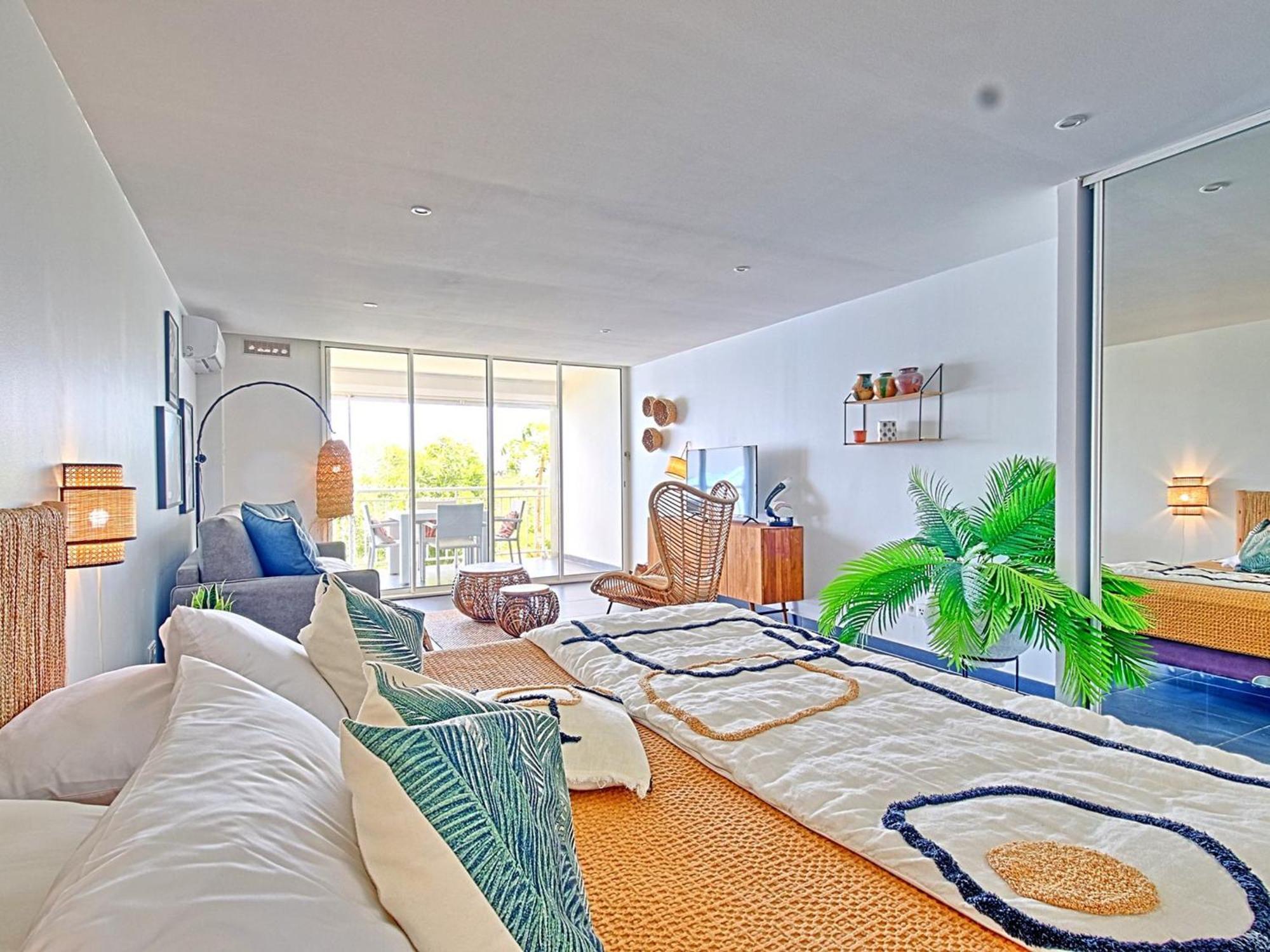 Apartment Avec Terrasse, Clim Et Piscine A Saint-martin - Fr-1-734-55