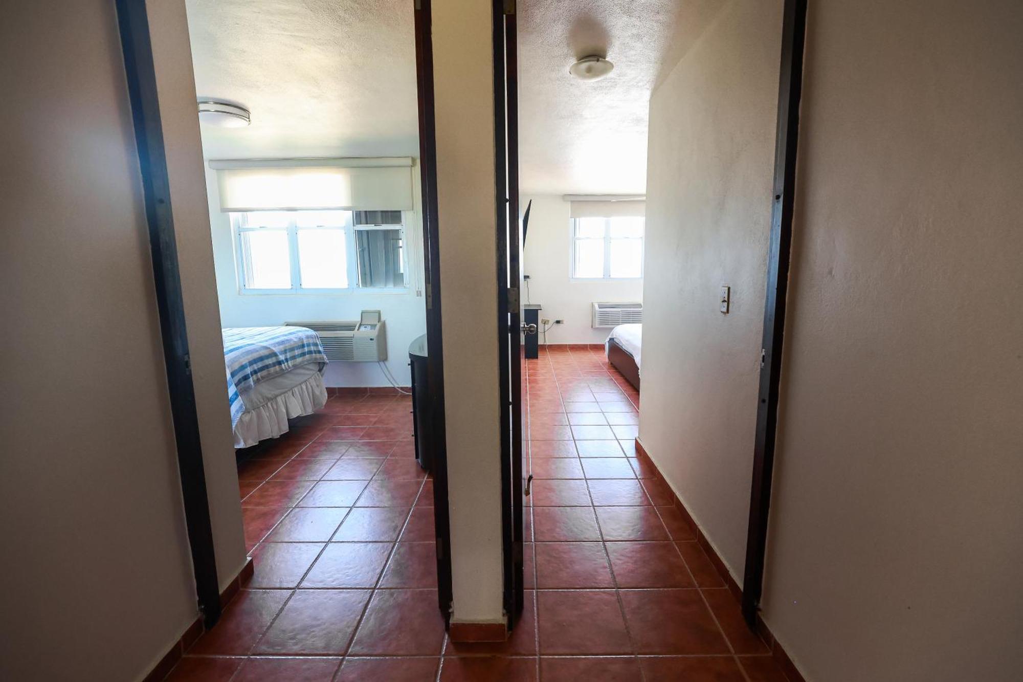 Apartment Coastal Gem With Pool Access *