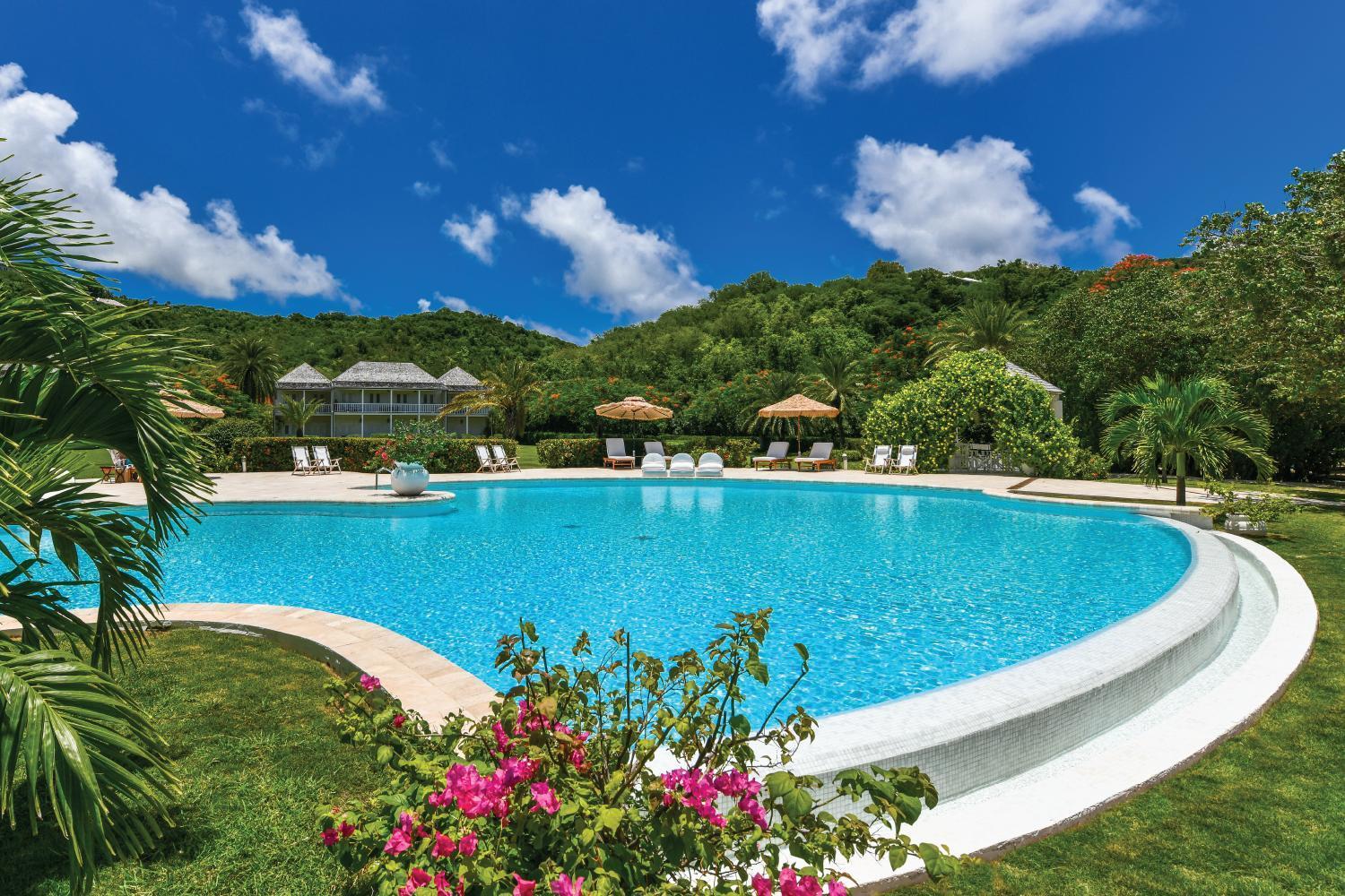 The At Hotel 5*