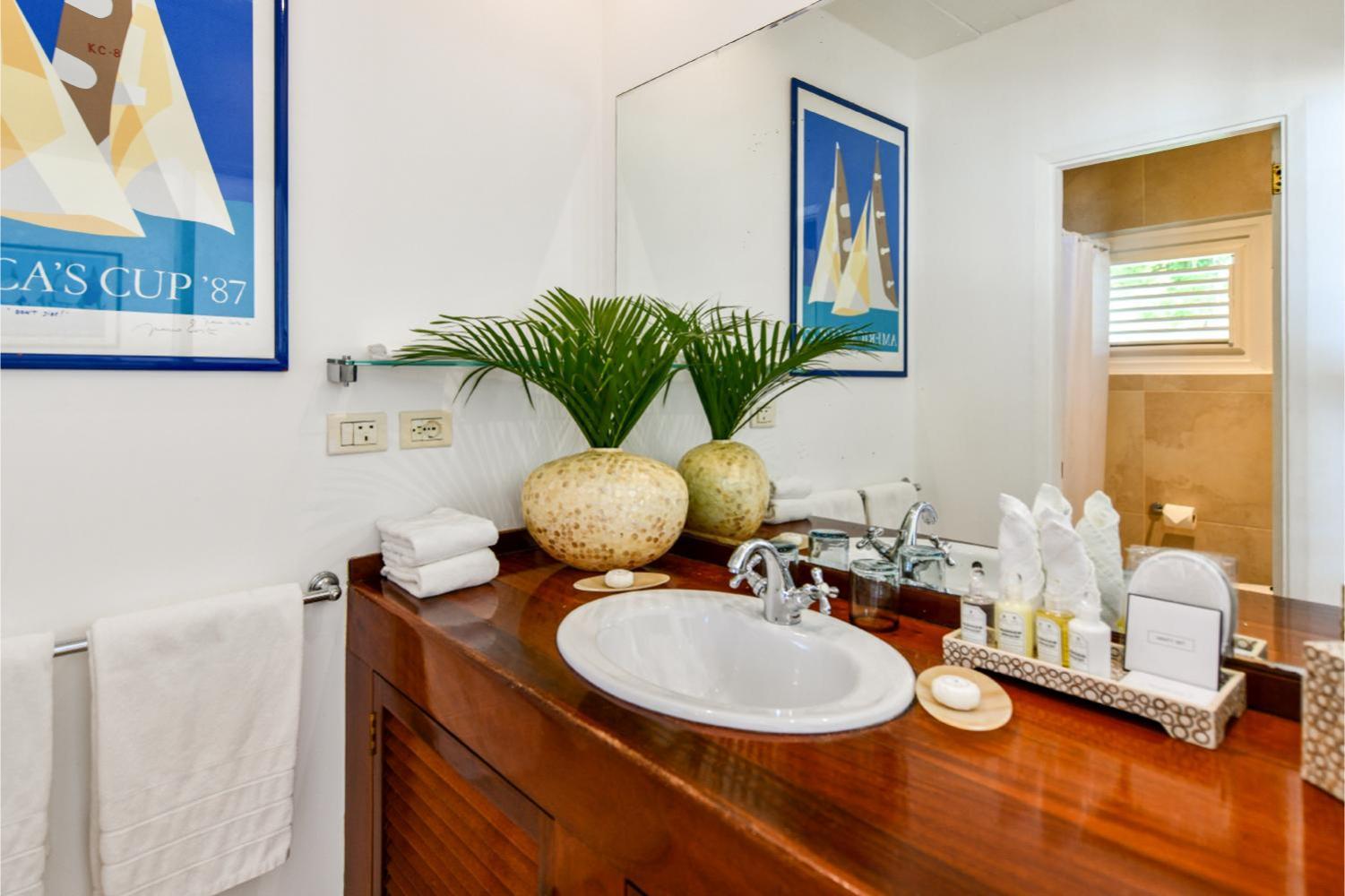 The At Hotel 5*