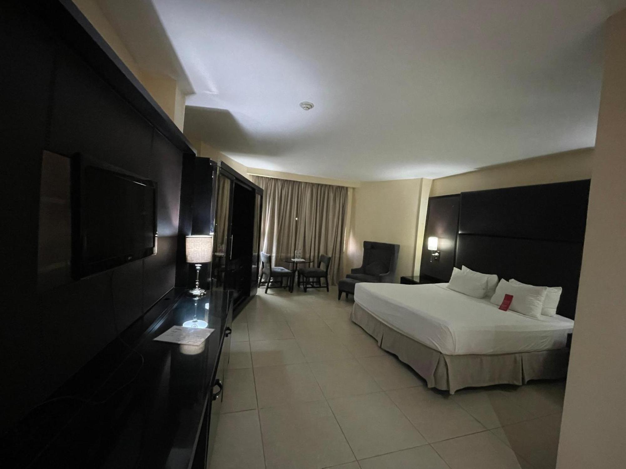 Ramada By Wyndham Princess 3*